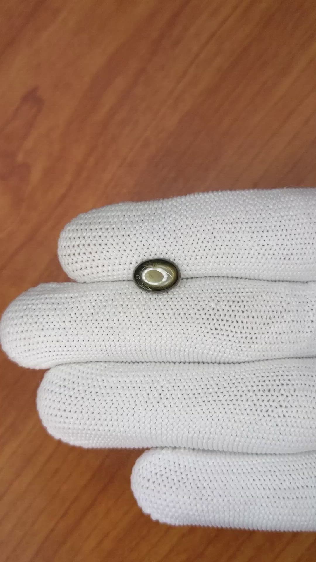 2.38 Ct. Brown Star Sapphire from Ceylon (Sri Lanka) Size Video