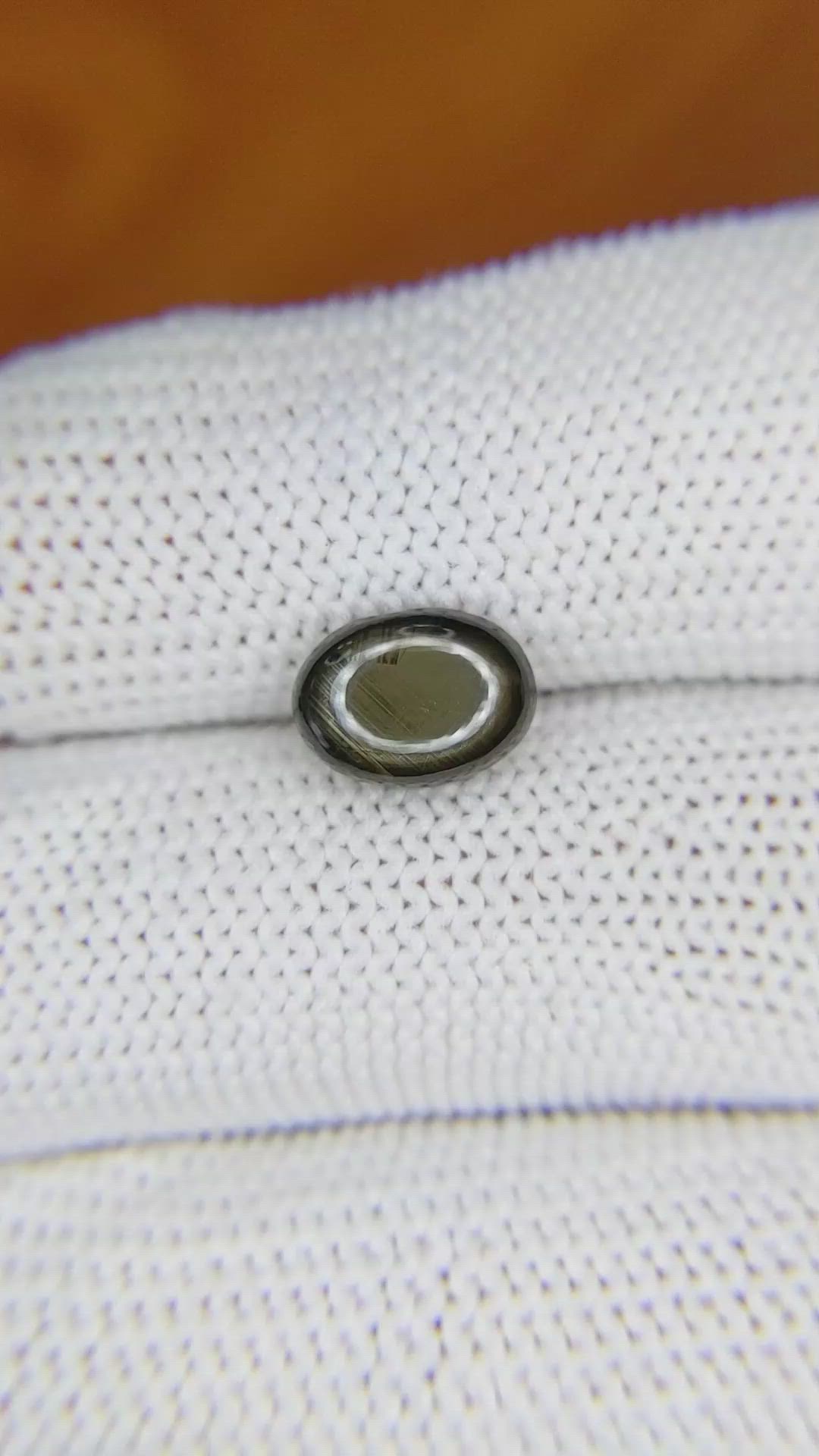 2.38 Ct. Brown Star Sapphire from Ceylon (Sri Lanka) Size Video