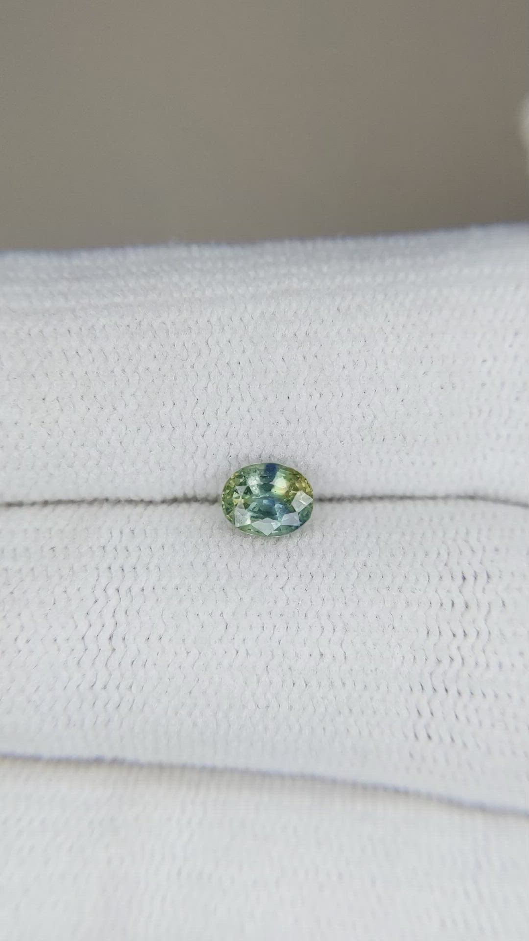 0.53 Ct. Bi Color Sapphire from Thailand Size Video