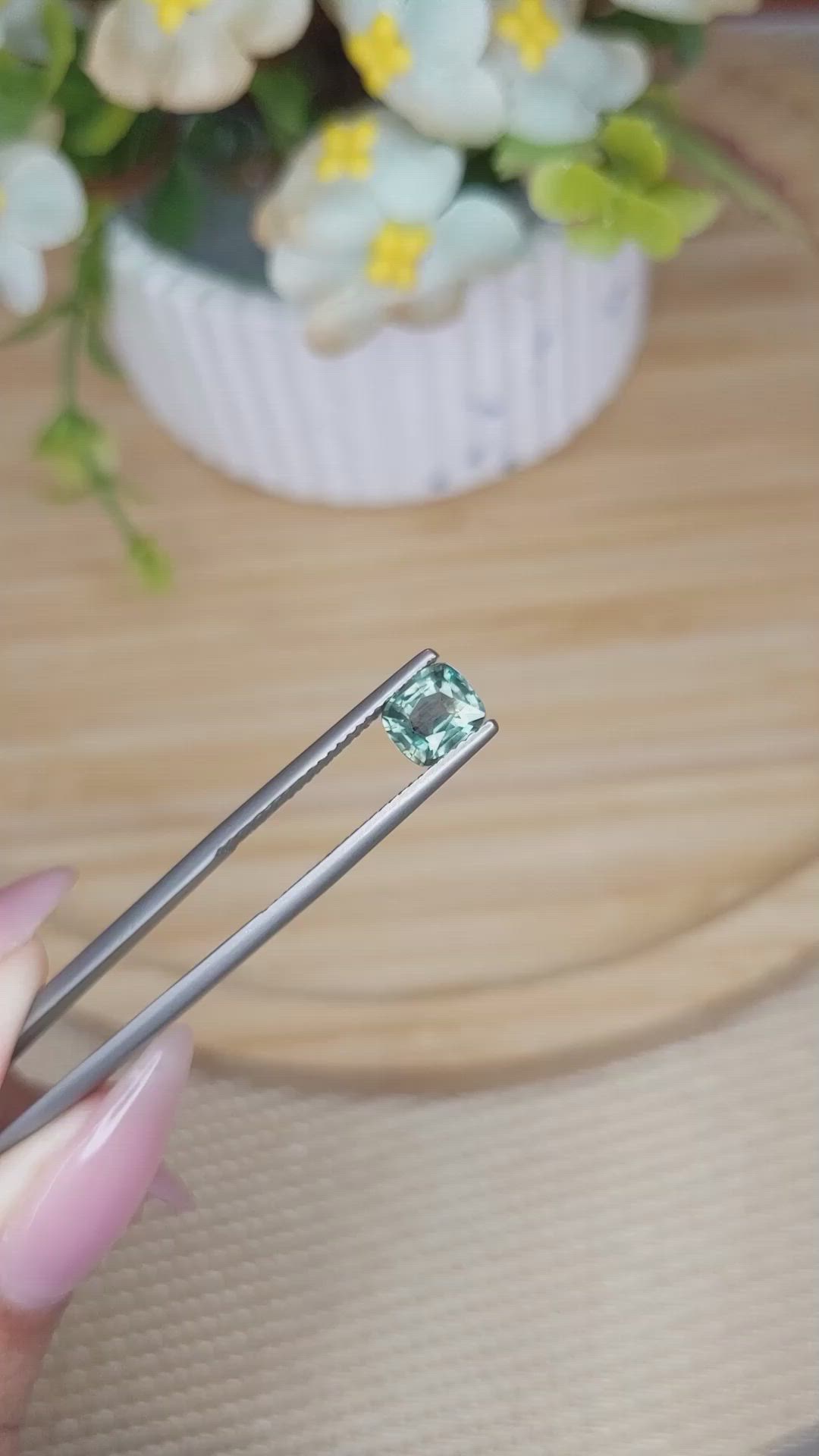 1.09 Ct. Green Sapphire from Ceylon (Sri Lanka) Size Video