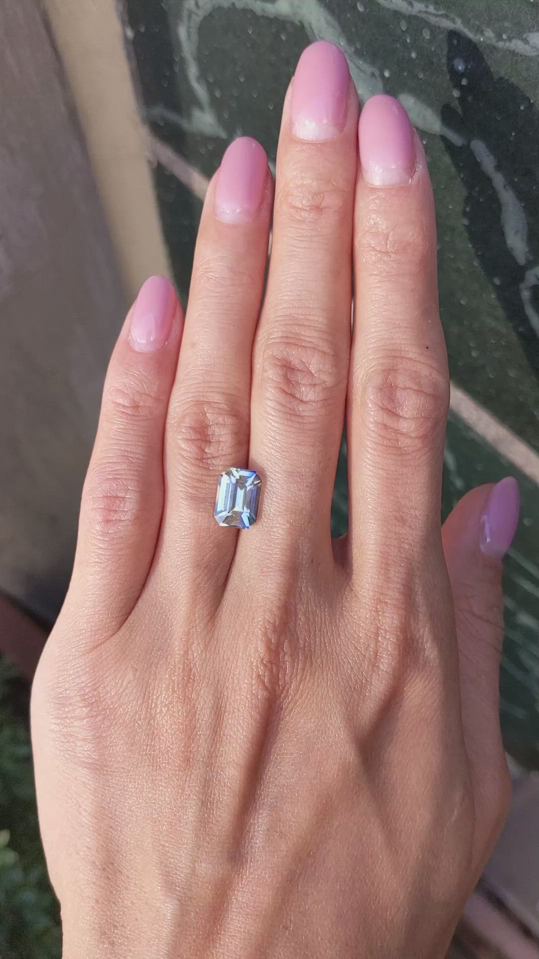 3.84 Ct. Bi Color Sapphire from Ceylon (Sri Lanka) Size Video