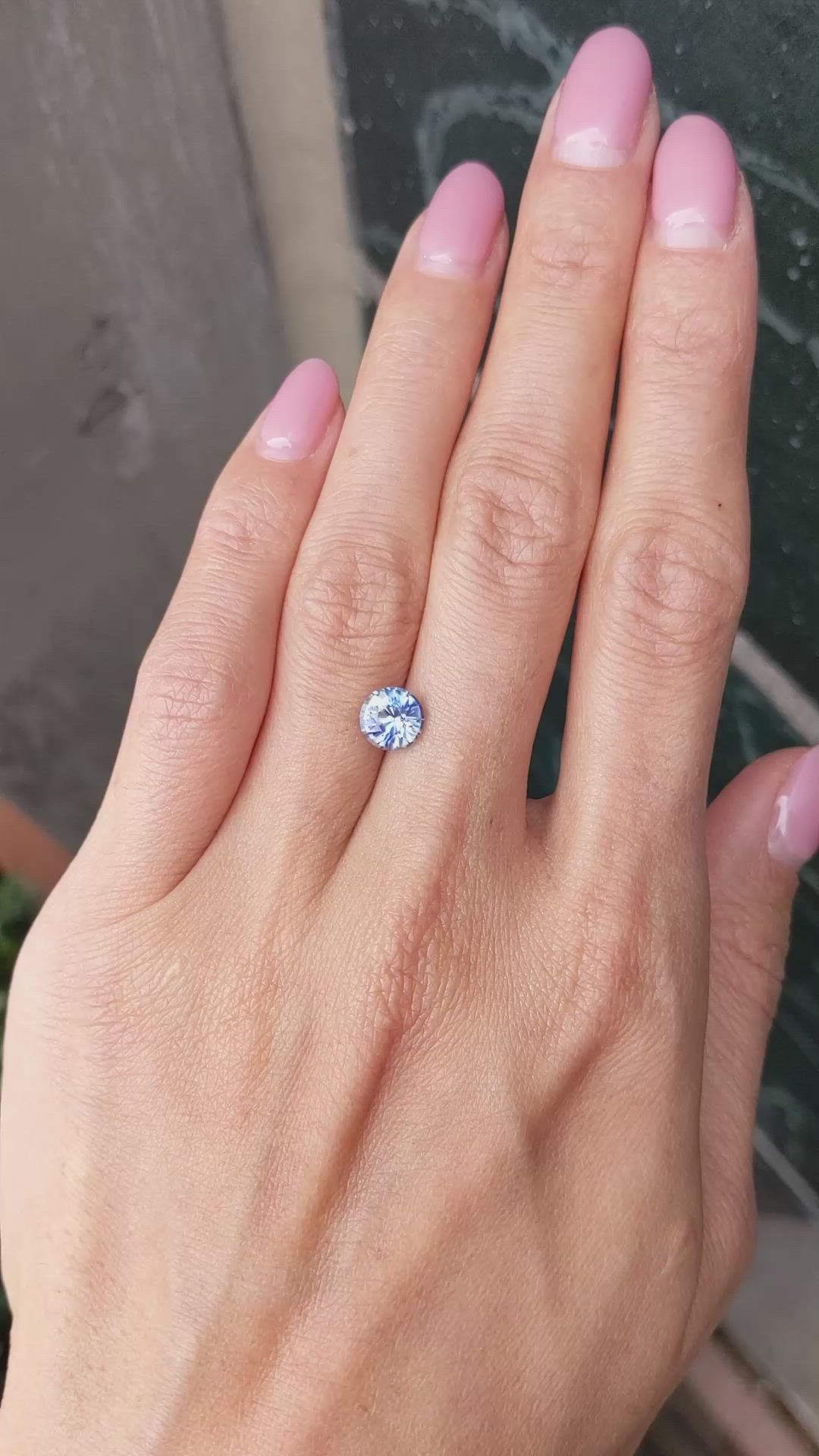 1.57 Ct. Bi Color Sapphire from Ceylon (Sri Lanka) Size Video