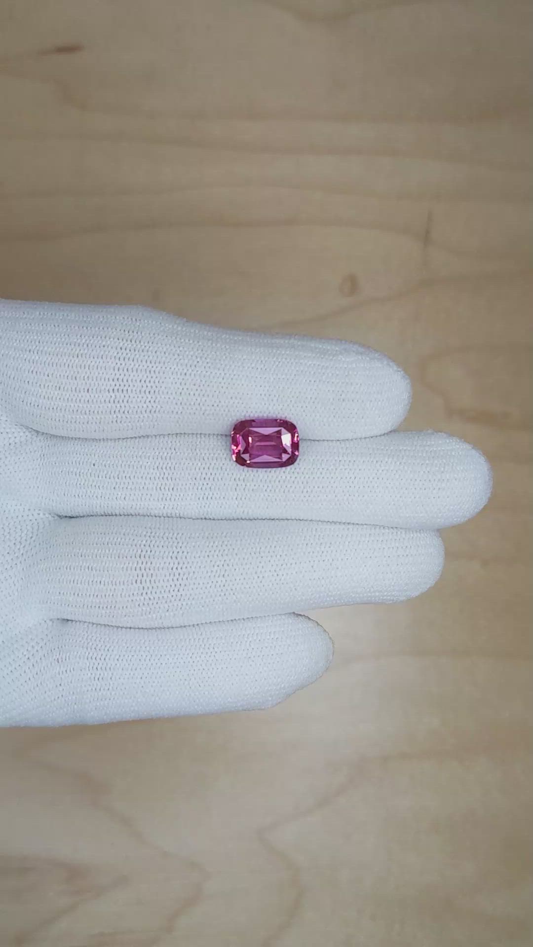 3.58 Ct. Pinkish Purple Sapphire from Ceylon (Sri Lanka) Size Video
