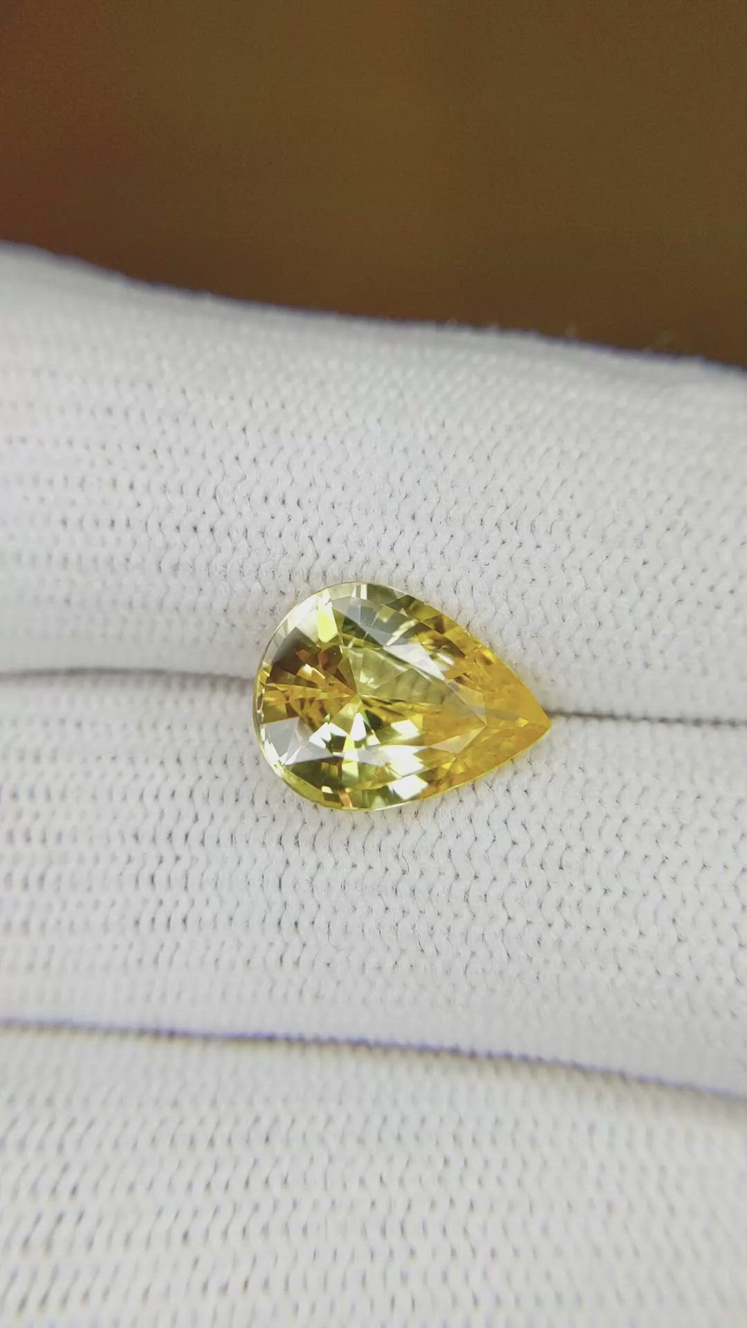 3.57 Ct. Yellow Sapphire from Ceylon (Sri Lanka) Size Video