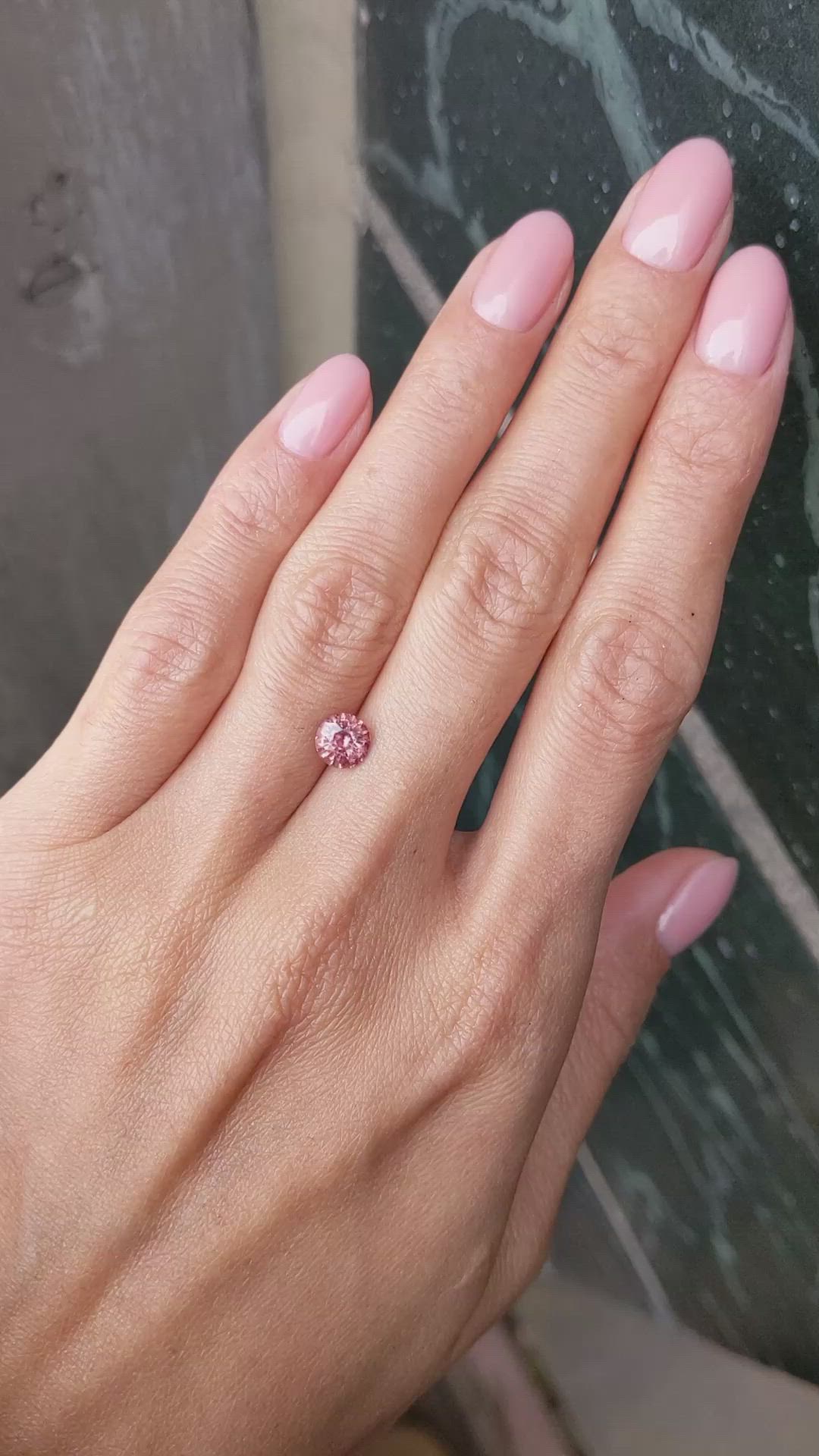 1.19 Ct. Padparadscha Sapphire from Ceylon (Sri Lanka) Size Video