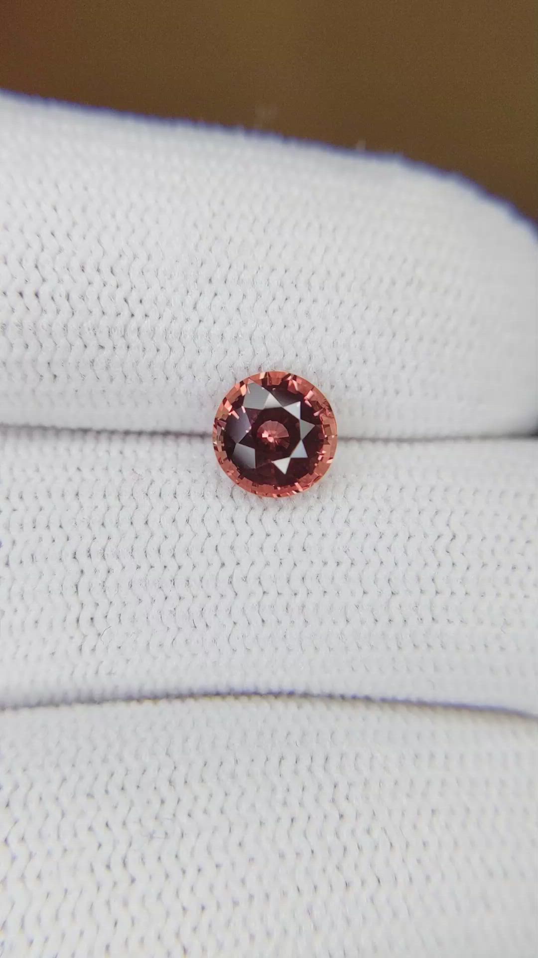 1.19 Ct. Padparadscha Sapphire from Ceylon (Sri Lanka) Size Video