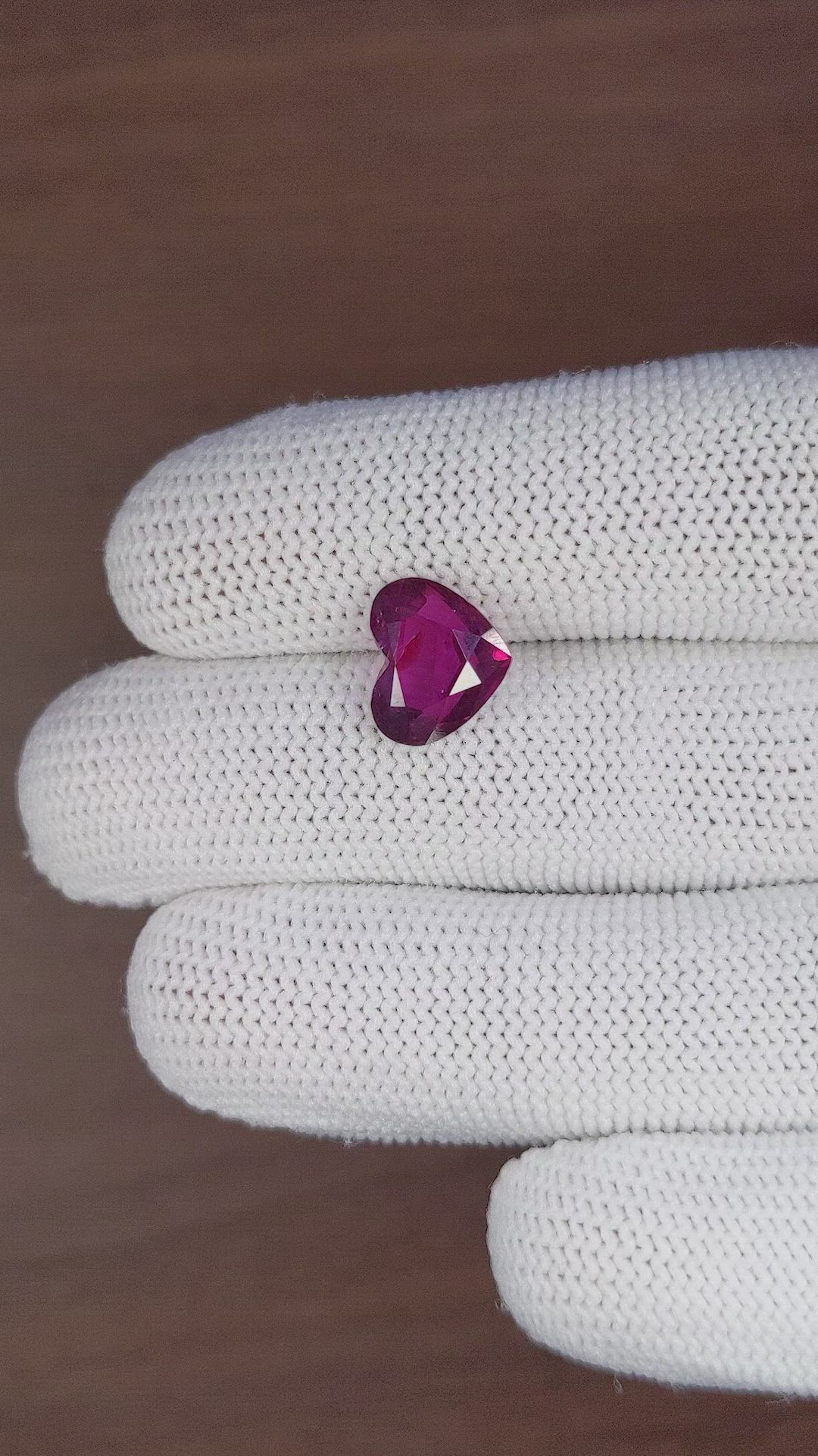 4.50 Ct. Purplish Pink Sapphire from Madagascar Size Video