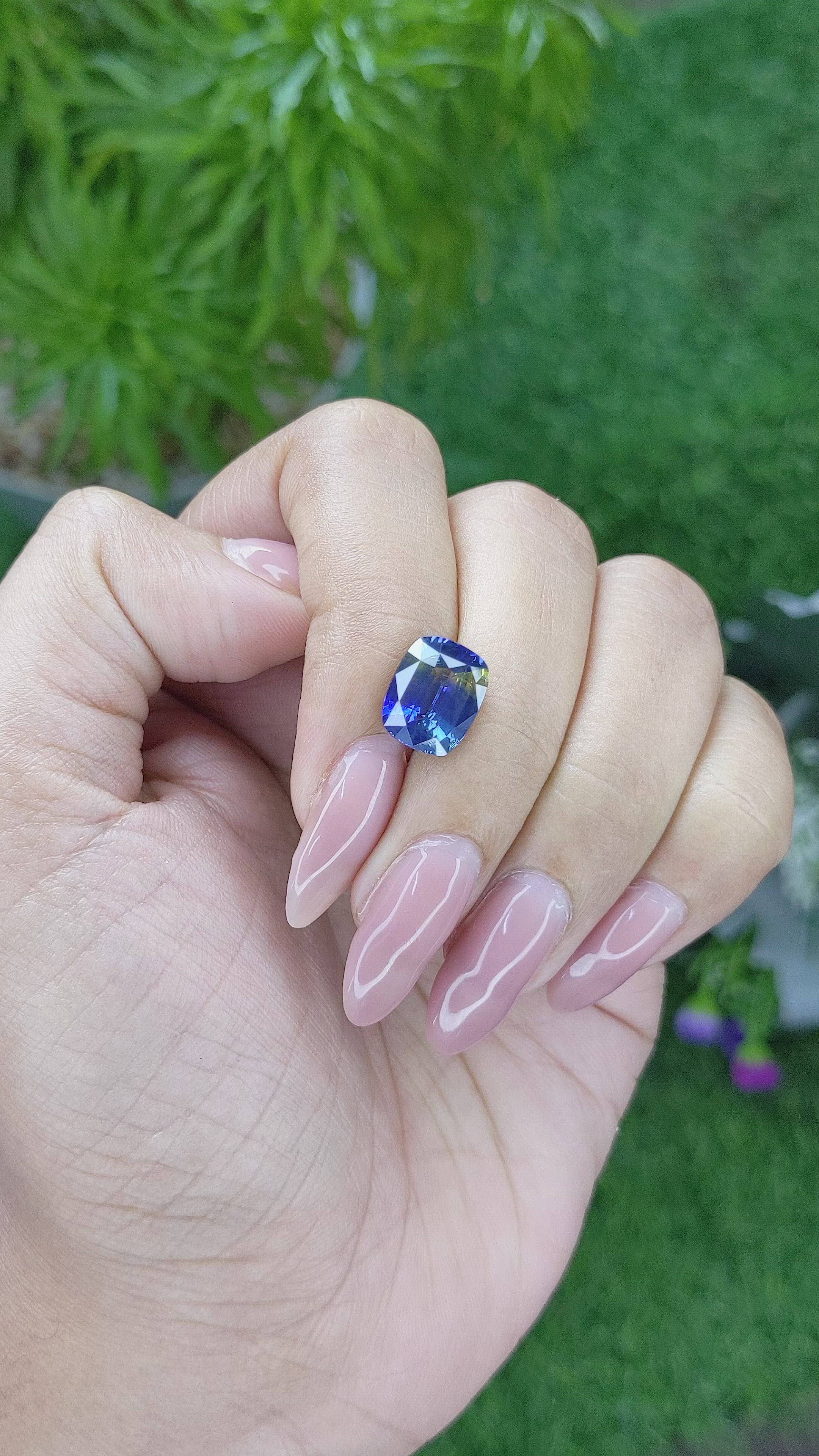 4.18 Ct. Bi Color Sapphire from Ceylon (Sri Lanka) Size Video