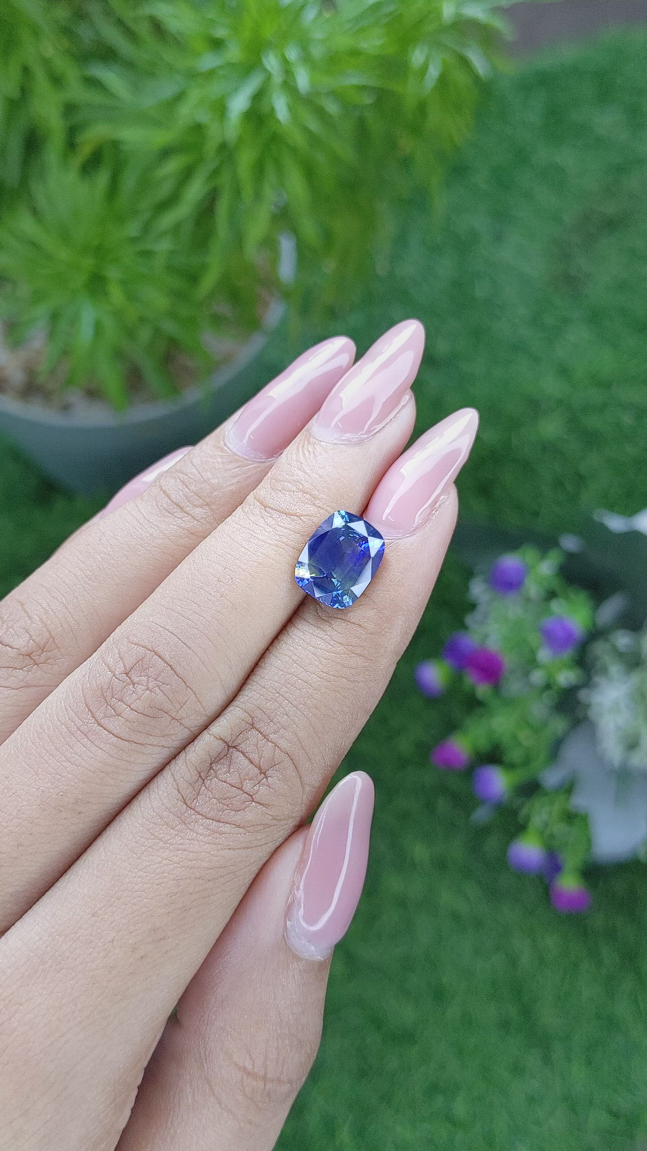 4.18 Ct. Bi Color Sapphire from Ceylon (Sri Lanka) Size Video