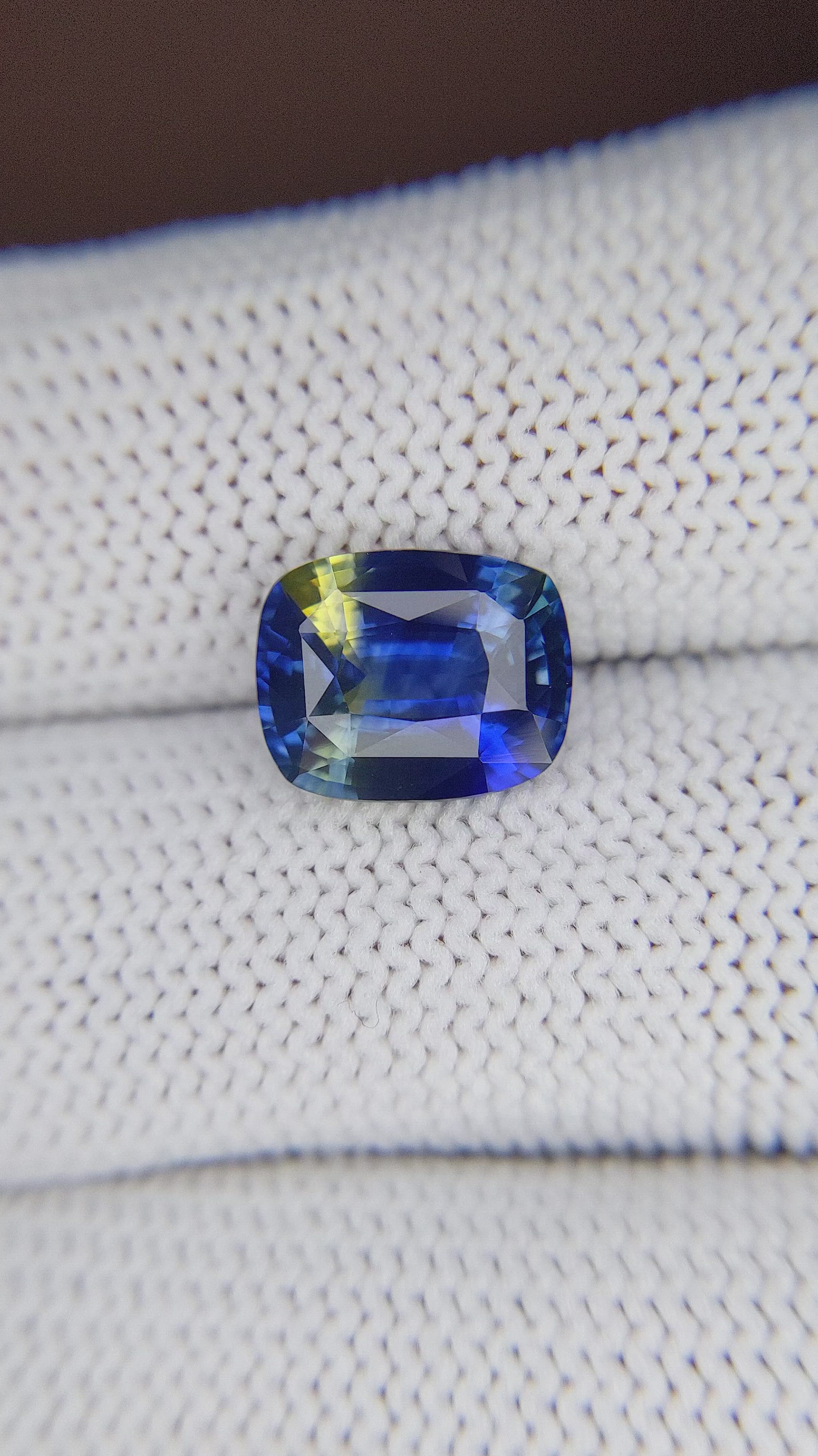 4.18 Ct. Bi Color Sapphire from Ceylon (Sri Lanka) Size Video