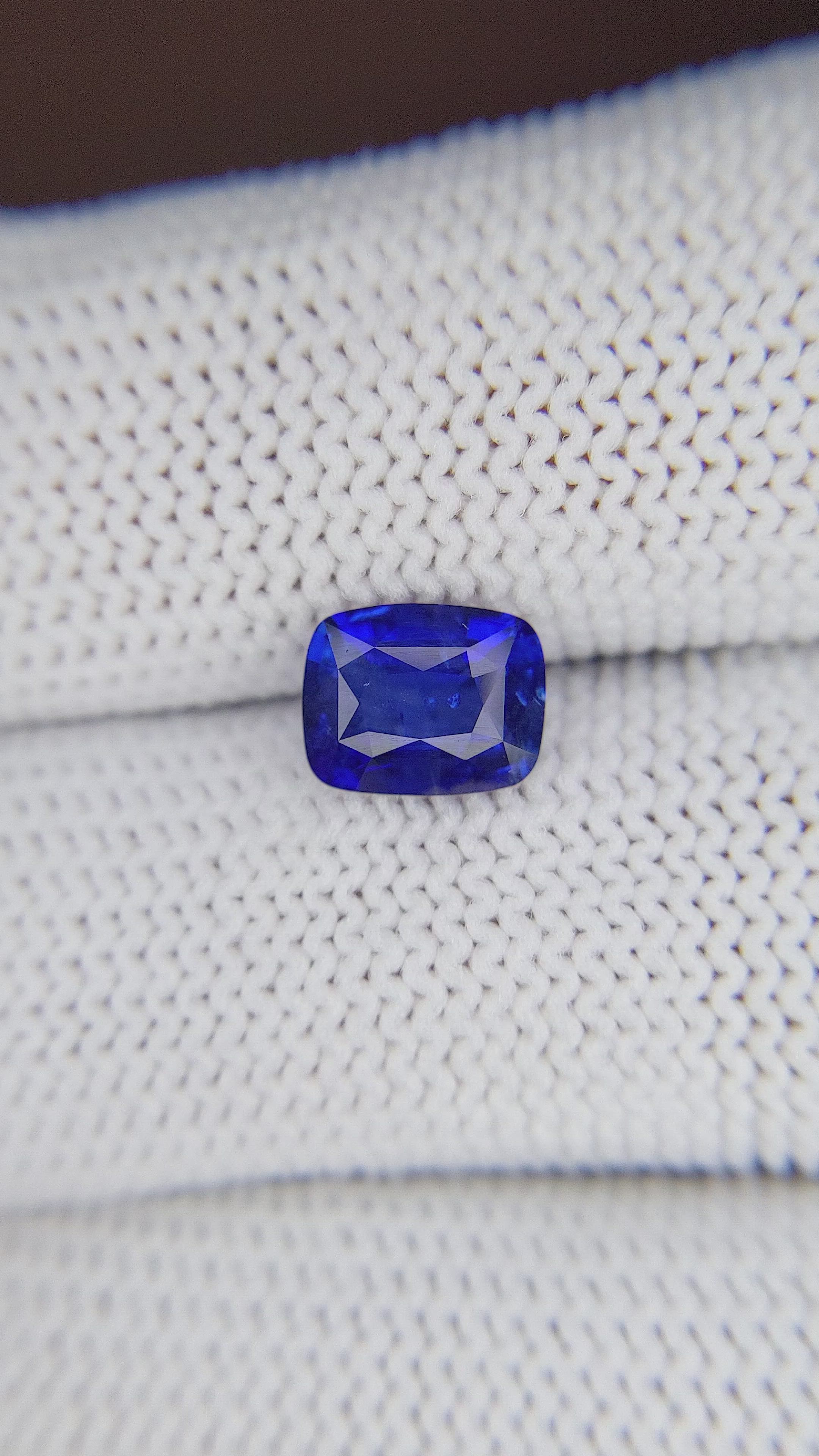1.68 Ct. Blue Sapphire from Ceylon (Sri Lanka) Size Video