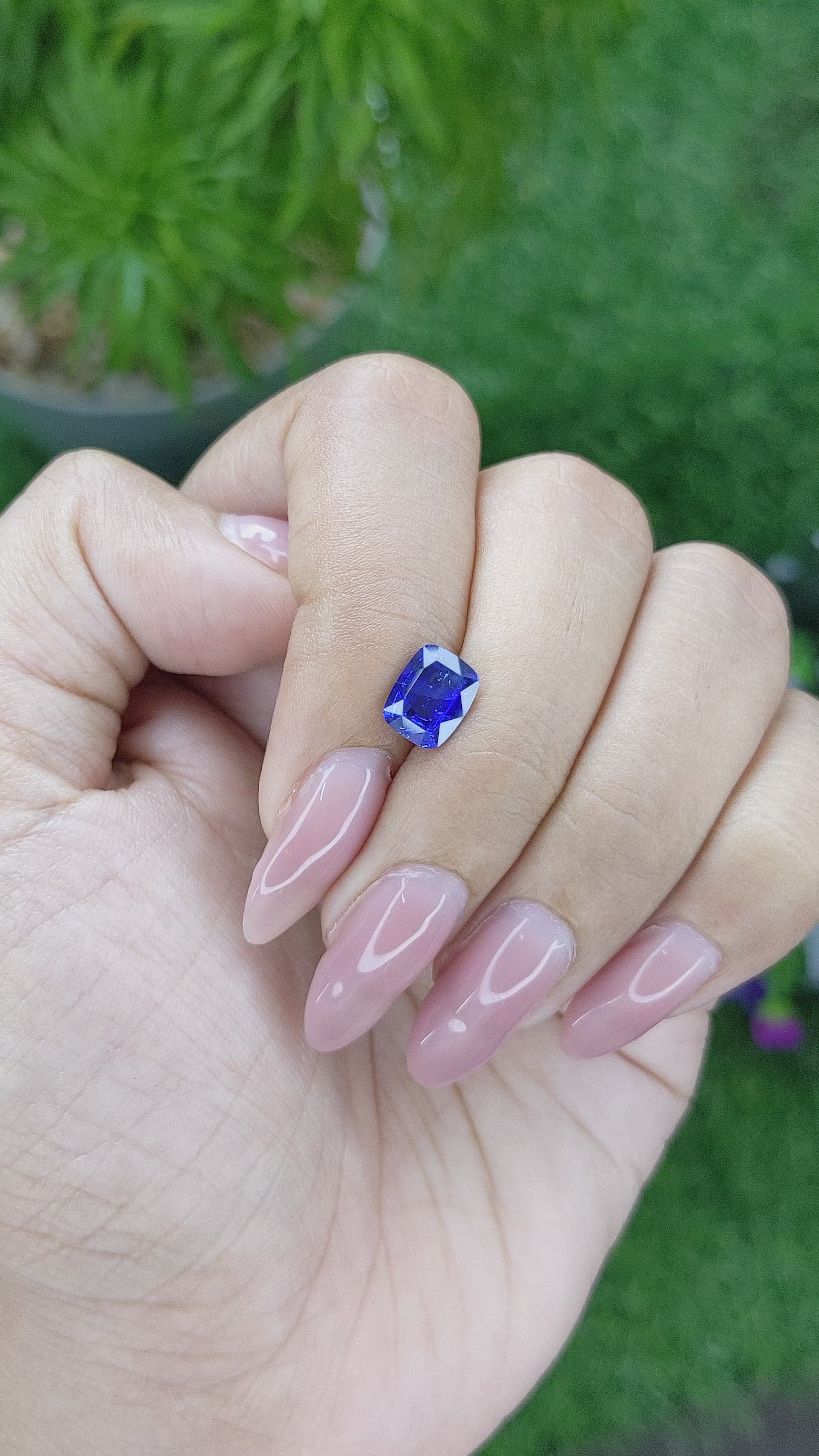 1.68 Ct. Blue Sapphire from Ceylon (Sri Lanka) Size Video