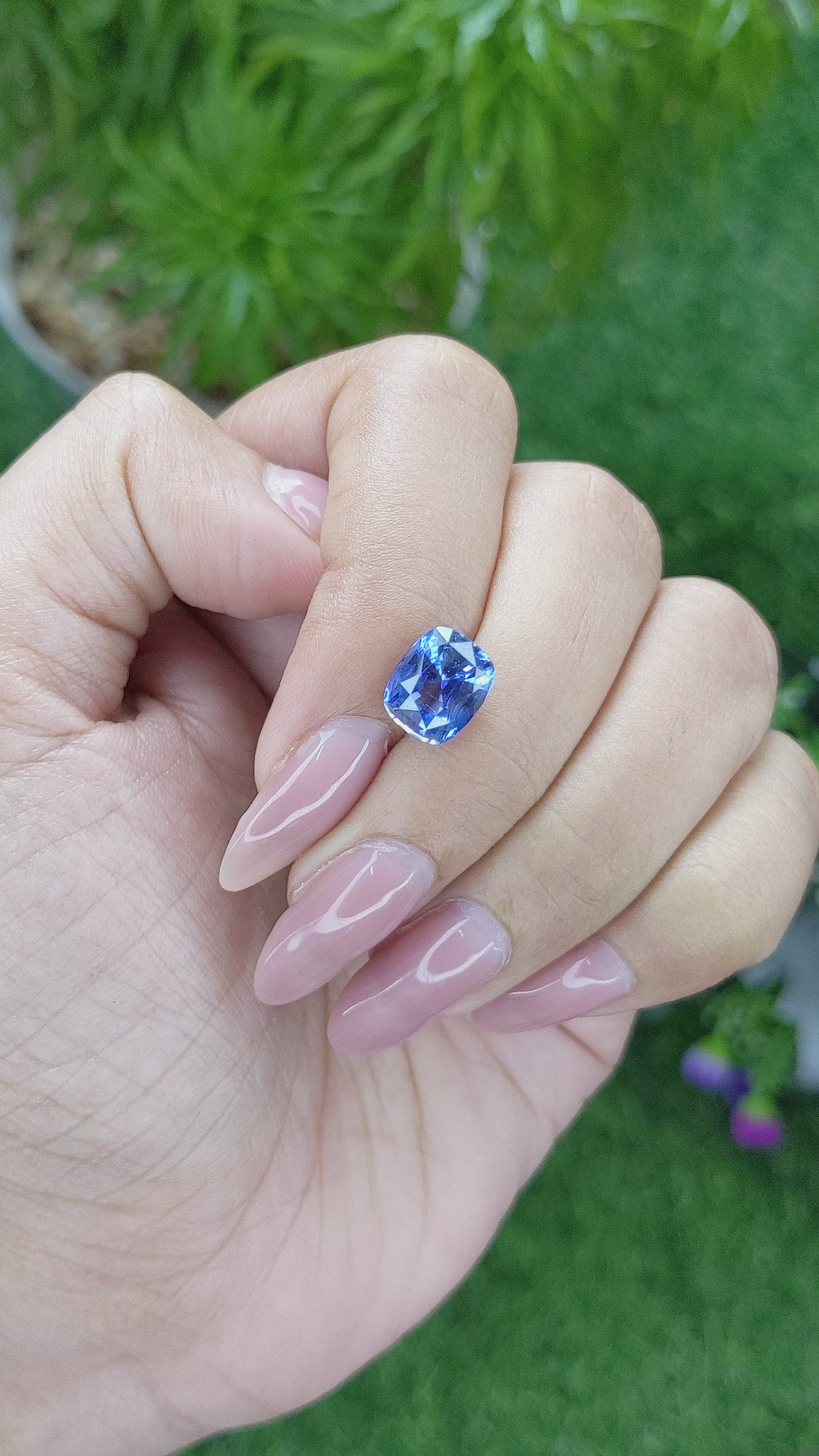 3.72 Ct. Blue Sapphire from Ceylon (Sri Lanka) Size Video