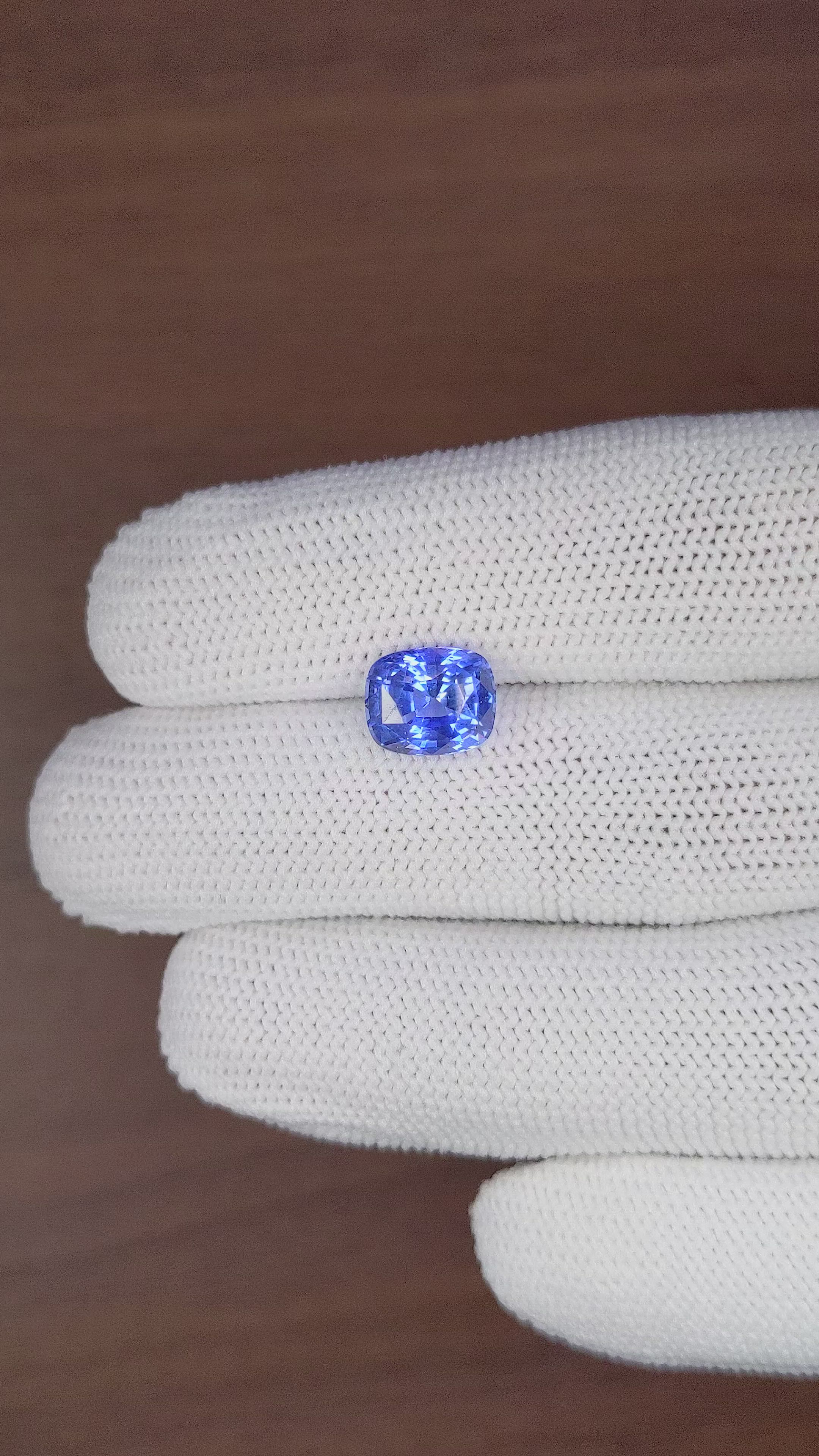 3.72 Ct. Blue Sapphire from Ceylon (Sri Lanka) Size Video
