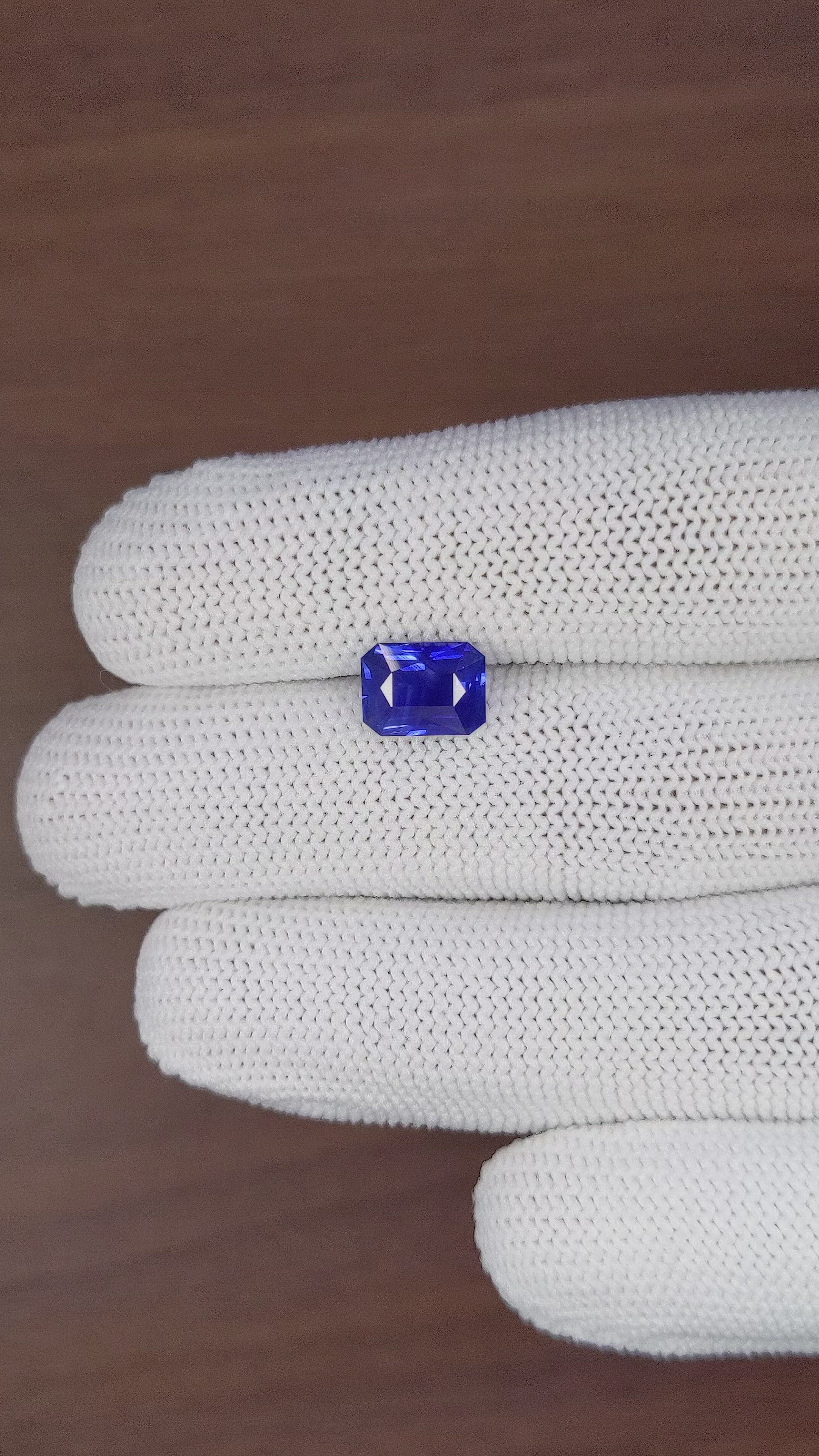 2.74 Ct. Blue Sapphire from Ceylon (Sri Lanka) Size Video