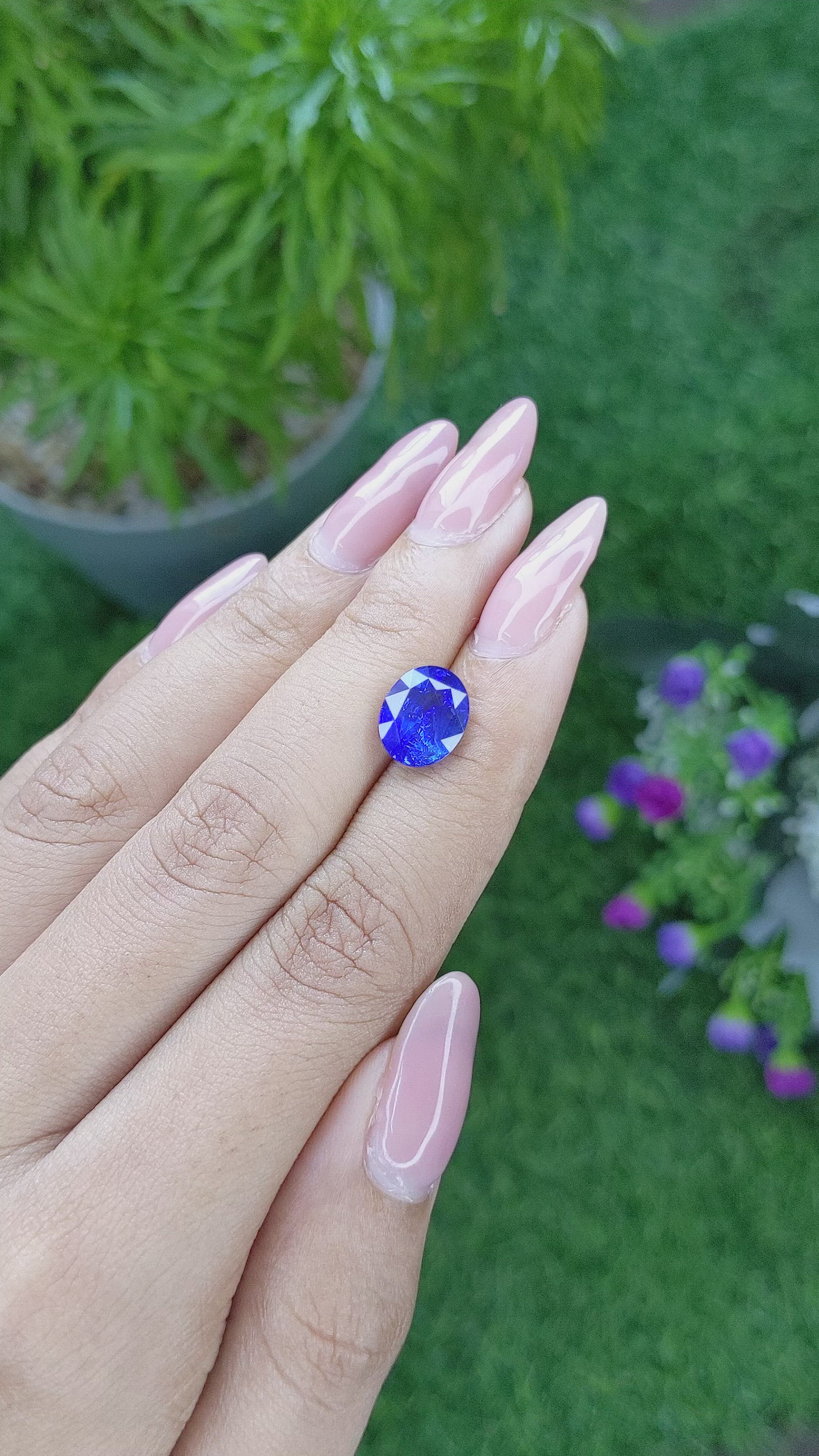 3.80 Ct. Blue Sapphire from Ceylon (Sri Lanka) Size Video