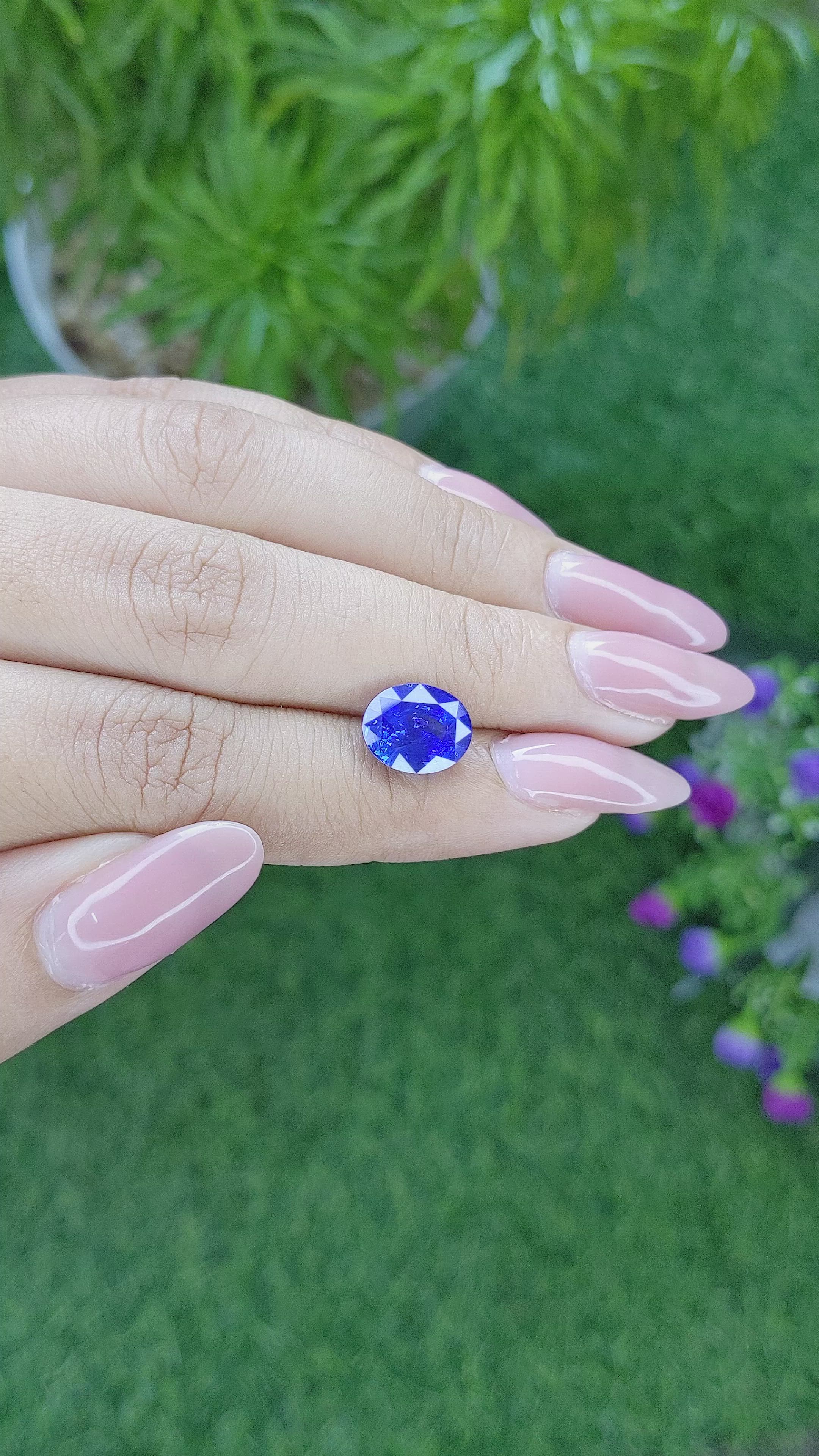 3.80 Ct. Blue Sapphire from Ceylon (Sri Lanka) Size Video