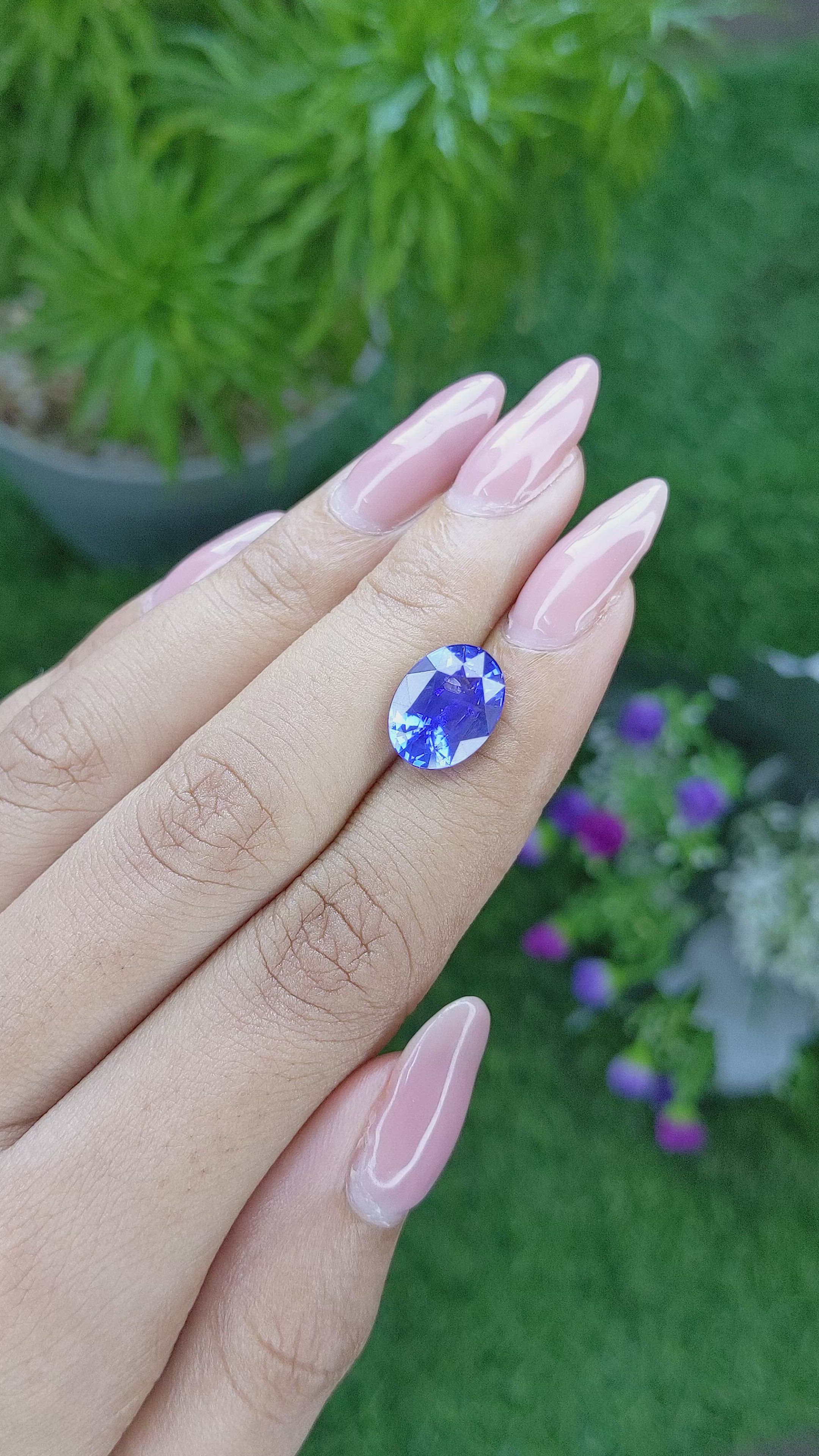 5.04 Ct. Blue Sapphire from Ceylon (Sri Lanka) Size Video