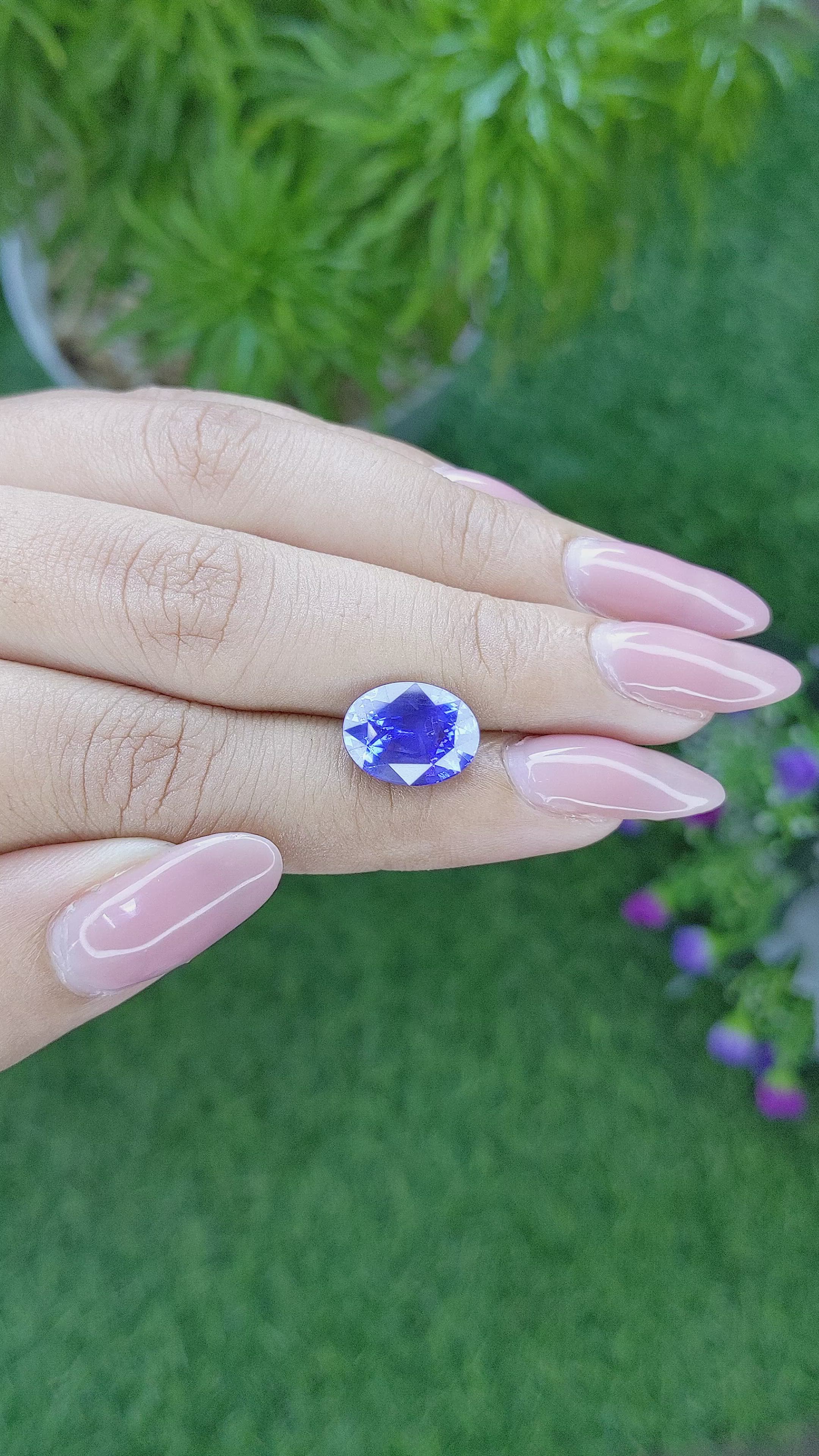 5.04 Ct. Blue Sapphire from Ceylon (Sri Lanka) Size Video