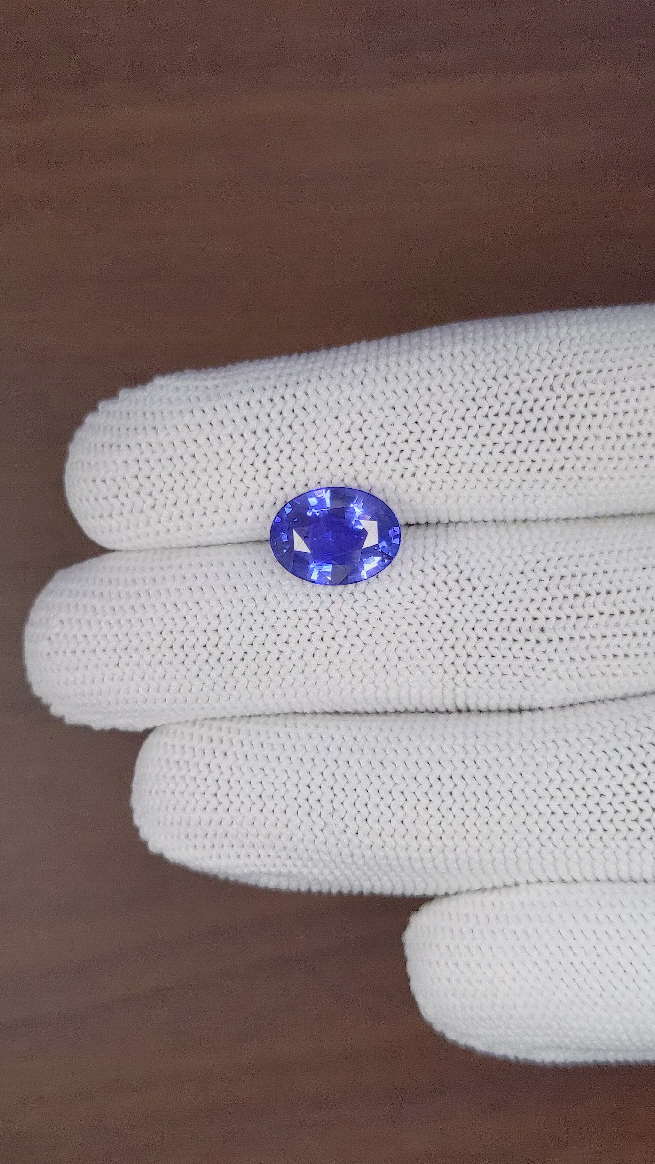 5.04 Ct. Blue Sapphire from Ceylon (Sri Lanka) Size Video