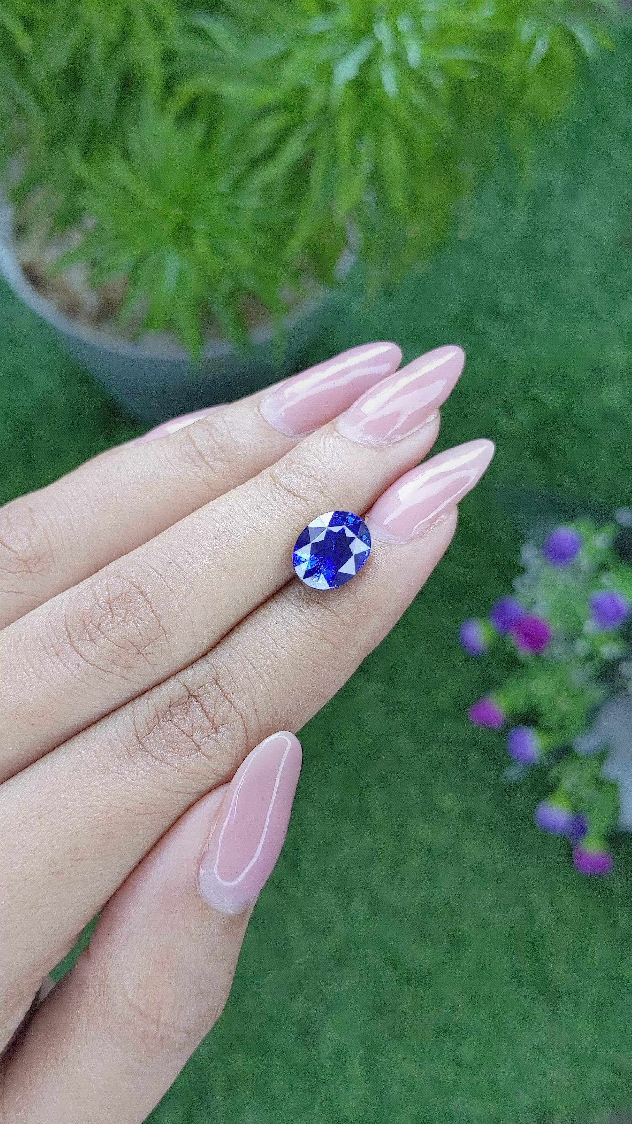 4.01 Ct. Blue Sapphire from Ceylon (Sri Lanka) Size Video