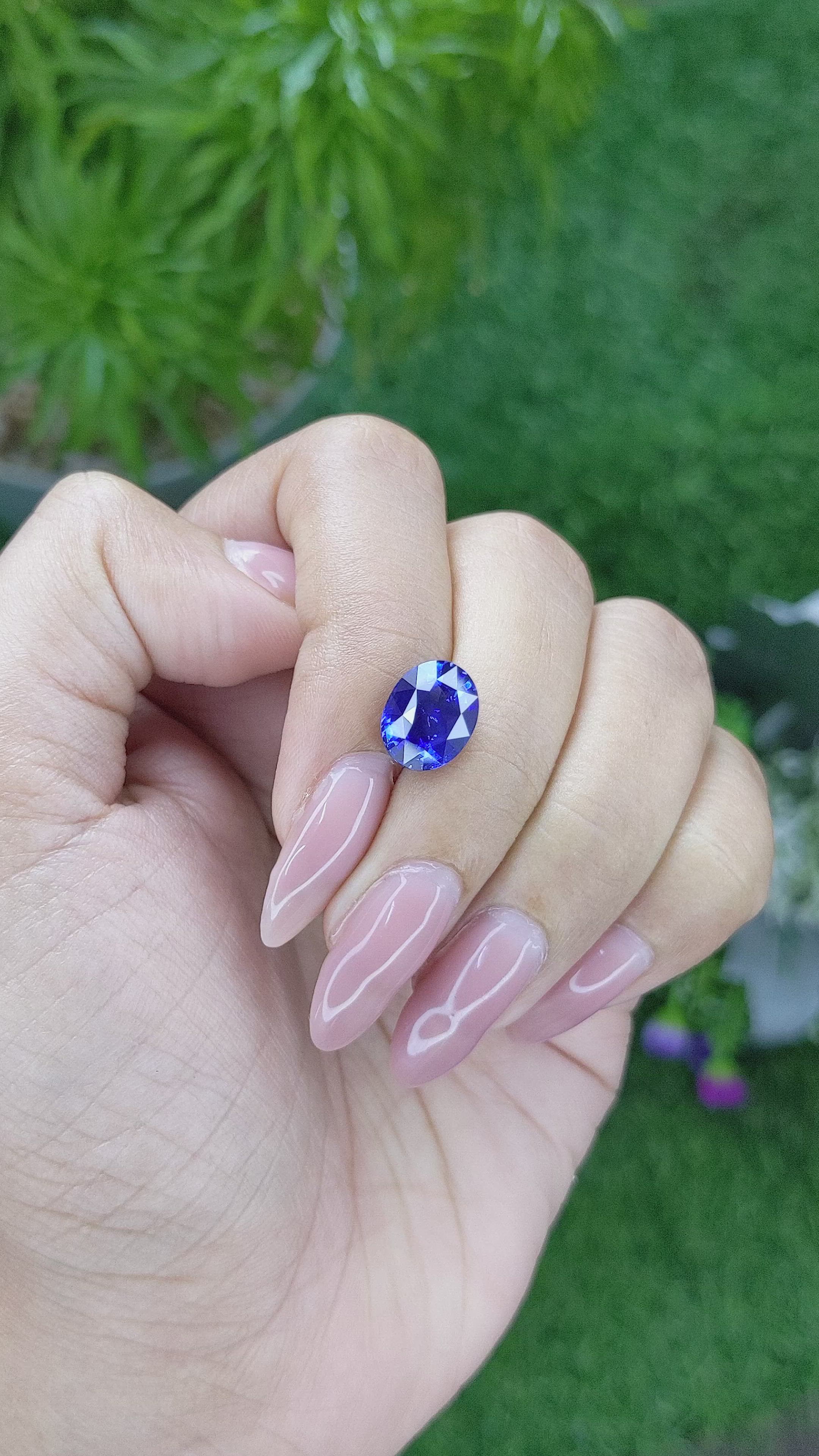 4.01 Ct. Blue Sapphire from Ceylon (Sri Lanka) Size Video