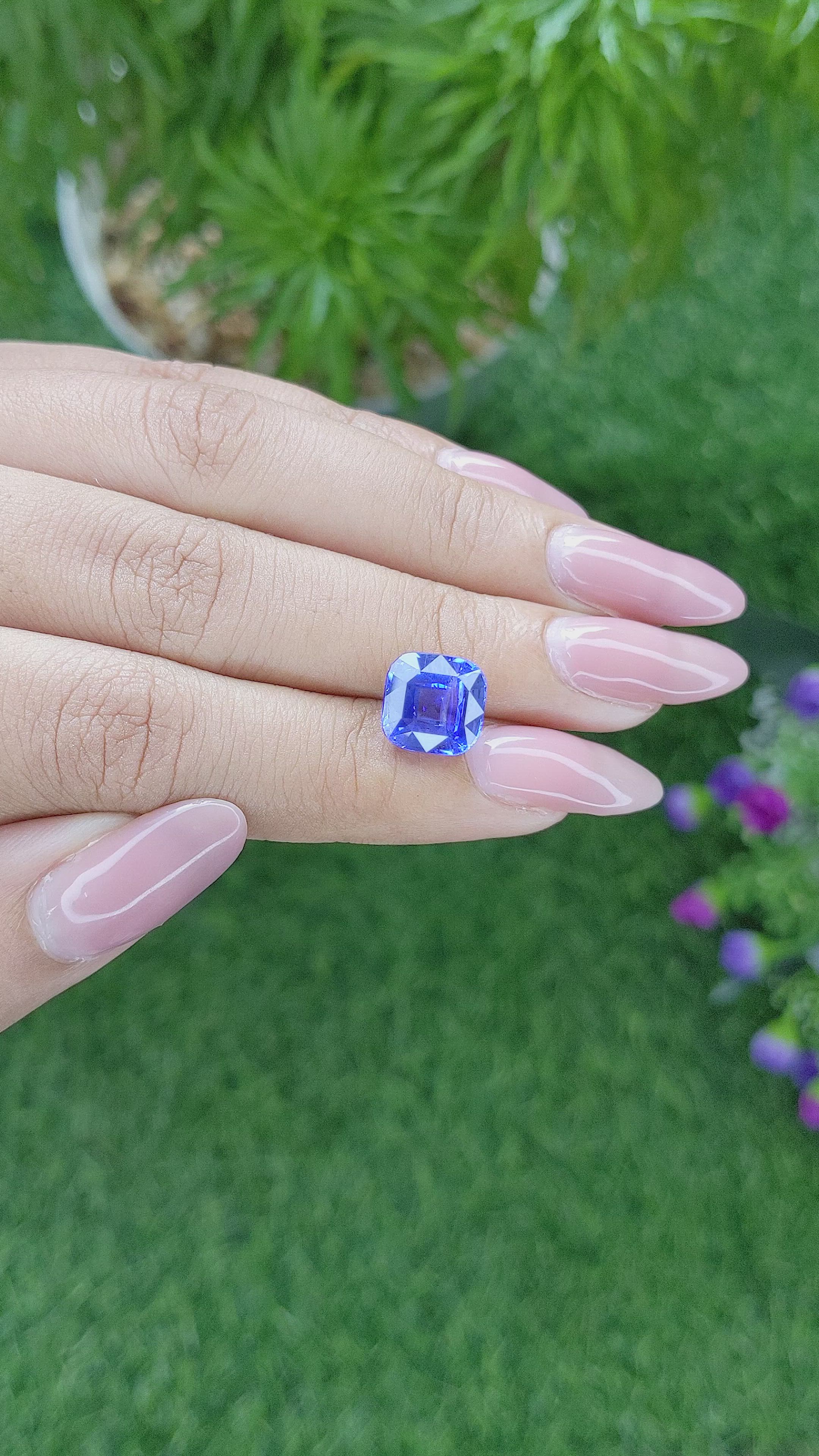 5.04 Ct. Blue Sapphire from Ceylon (Sri Lanka) Size Video