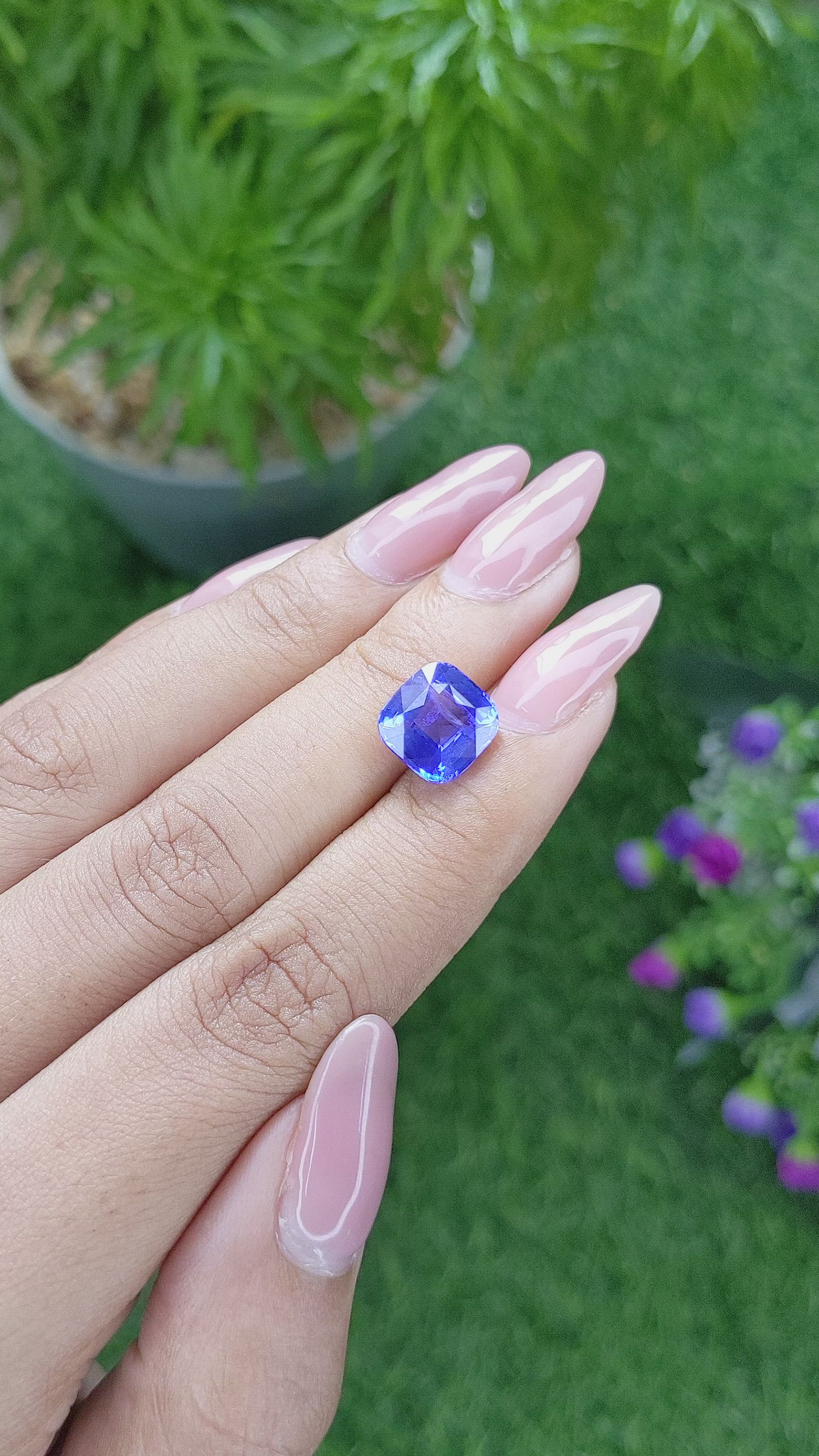 5.04 Ct. Blue Sapphire from Ceylon (Sri Lanka) Size Video