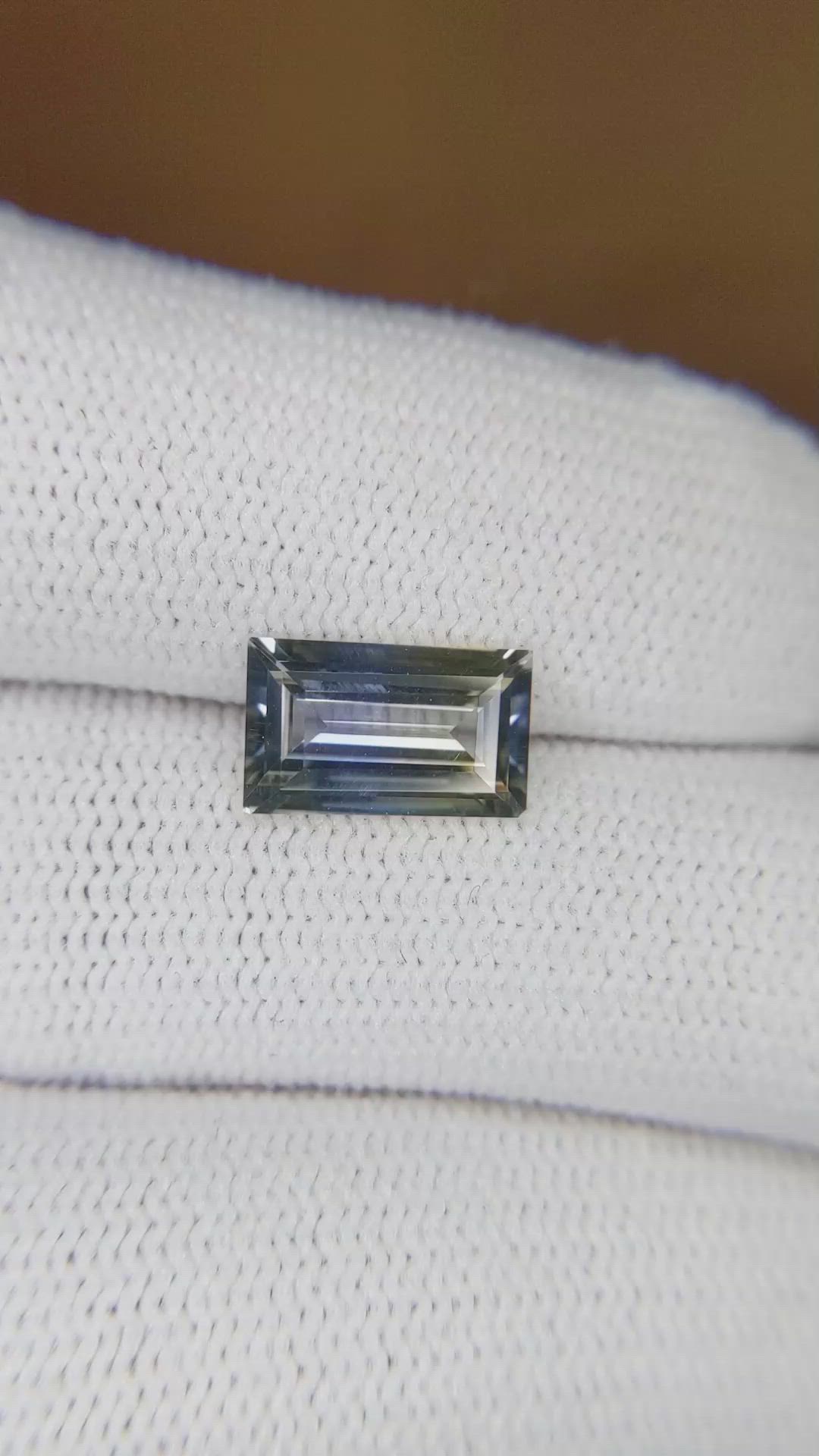 2.16 Ct. Bi Color Sapphire from Ceylon (Sri Lanka) Size Video