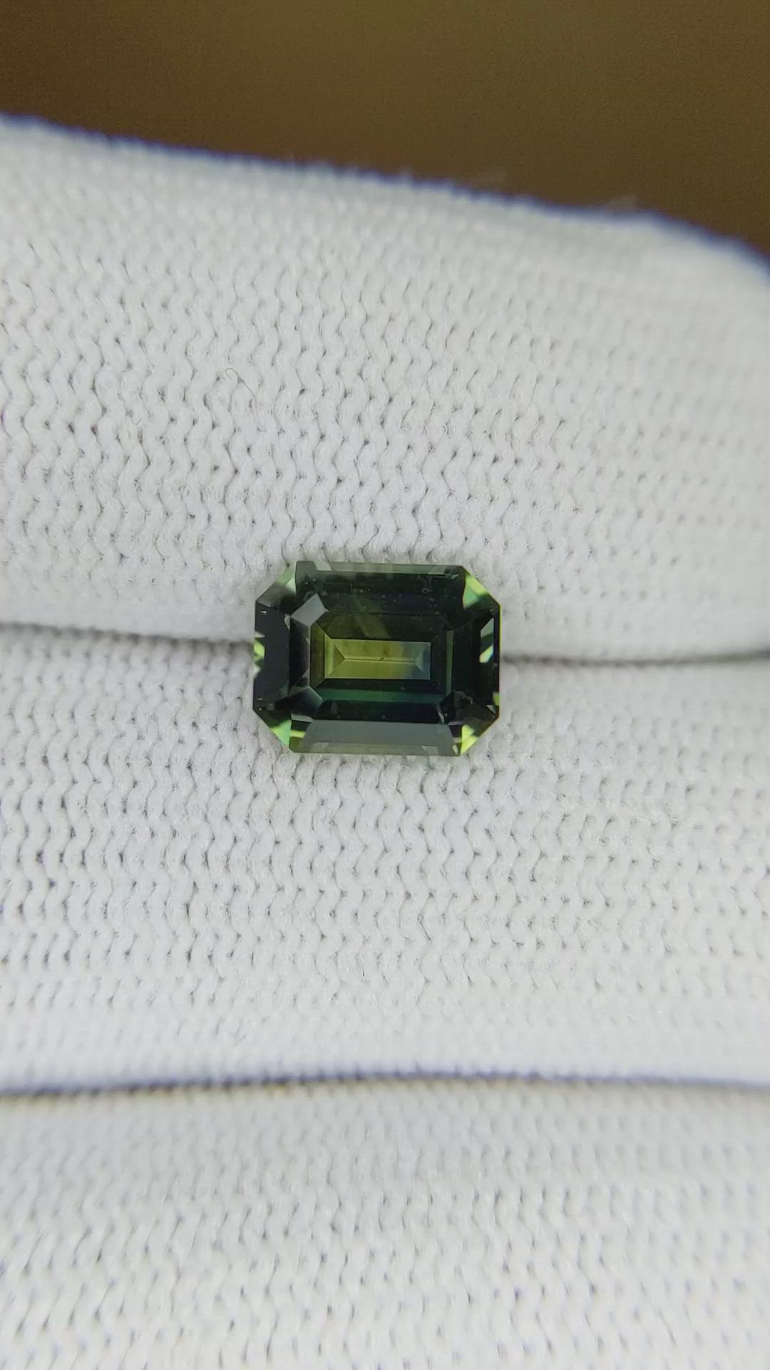 2.04 Ct. Yellowish Green Sapphire from Ceylon (Sri Lanka) Size Video