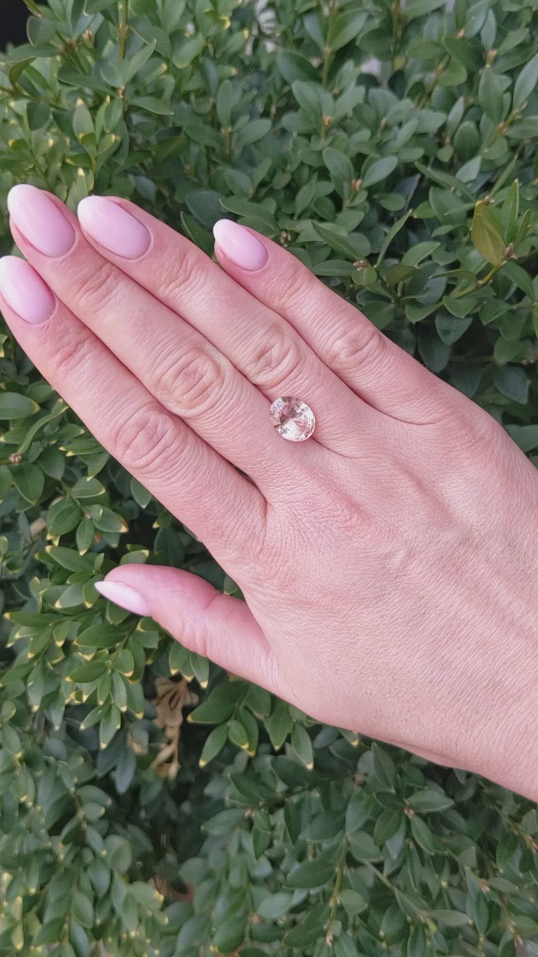 5.13 Ct. Padparadscha Sapphire from Ceylon (Sri Lanka) Size Video