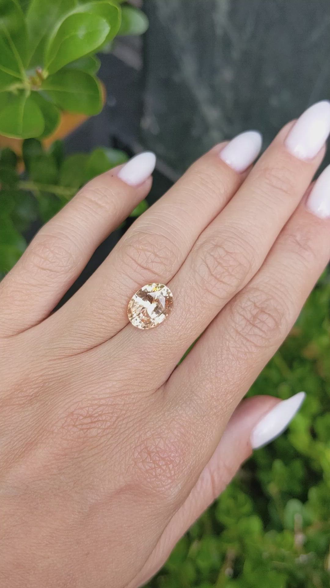 5.13 Ct. Padparadscha Sapphire from Ceylon (Sri Lanka) Size Video