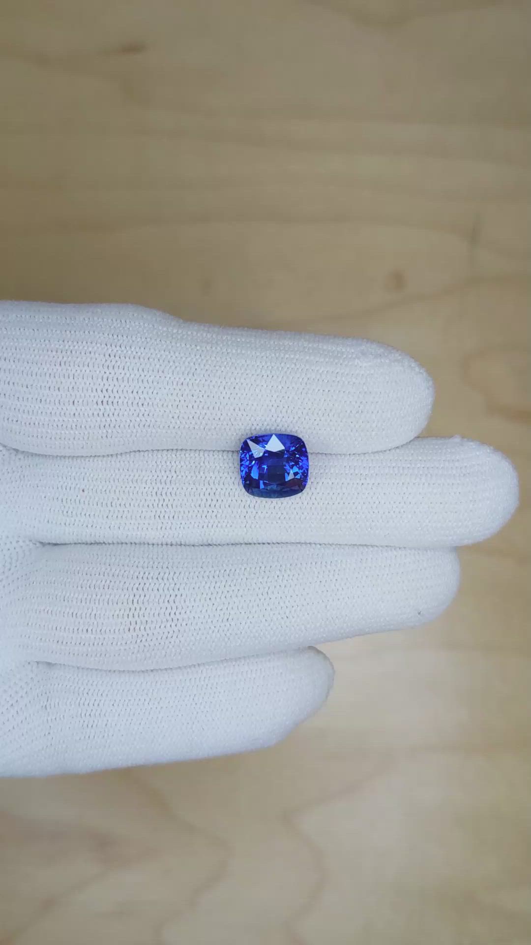 4.62 Ct. Blue Sapphire from Ceylon (Sri Lanka) Size Video