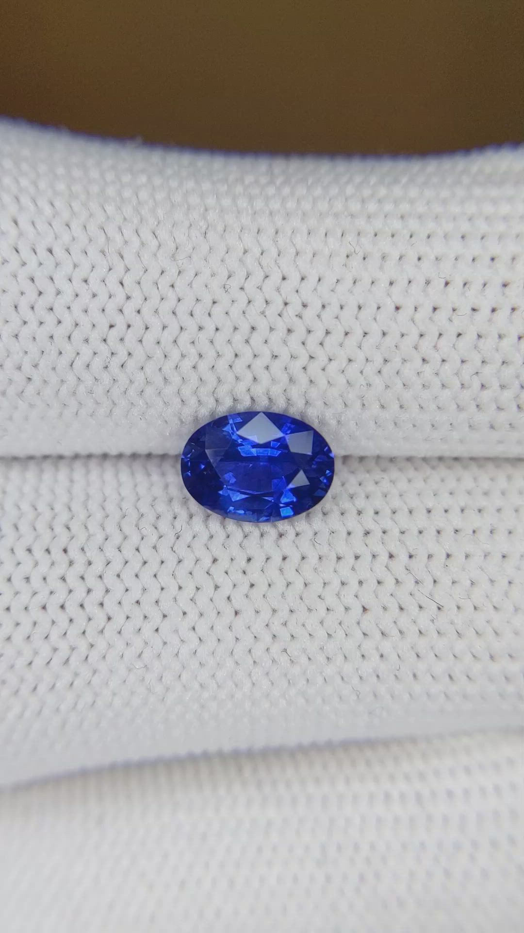 1.44 Ct. Blue Sapphire from Ceylon (Sri Lanka) Size Video