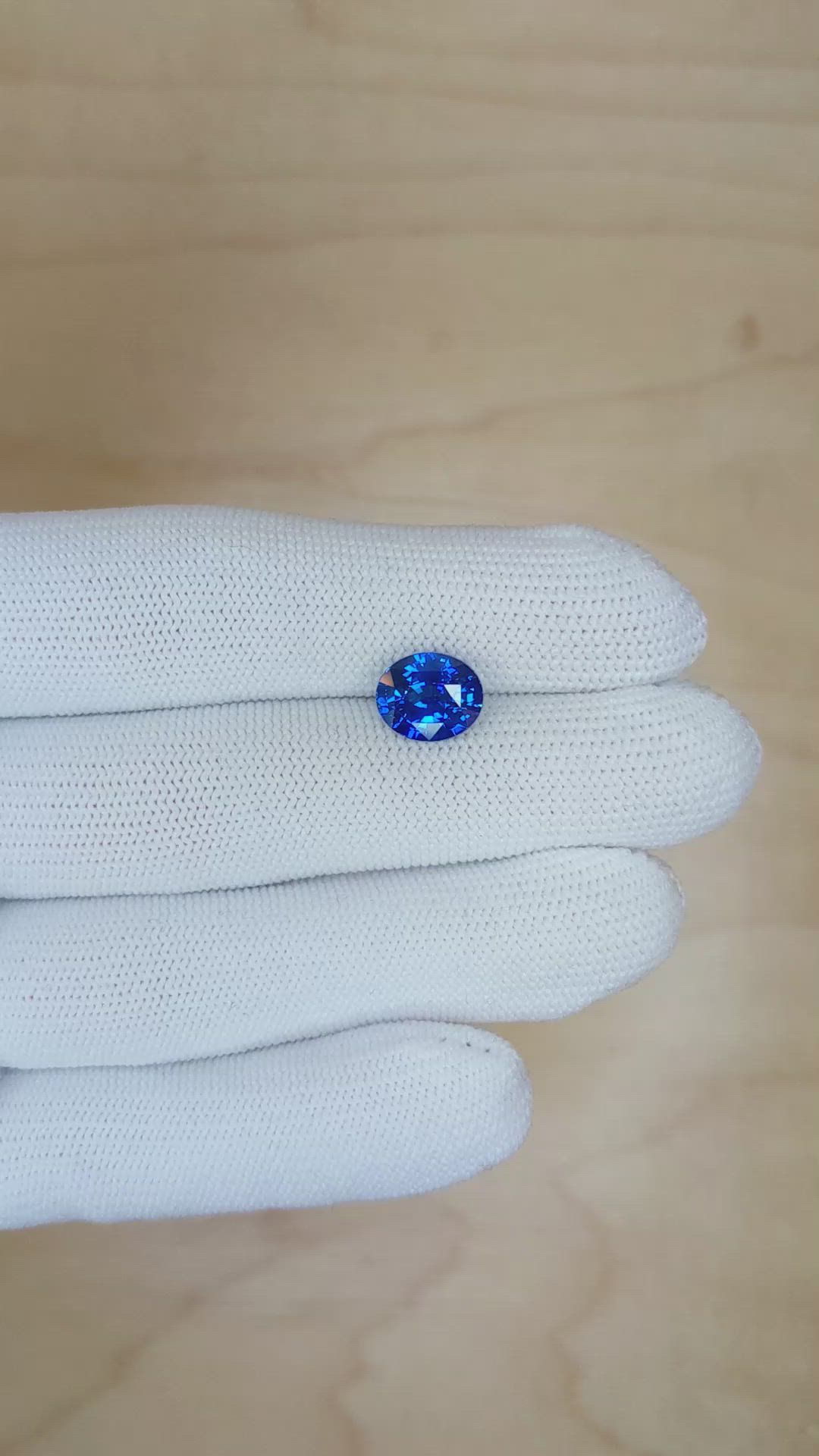 4.01 Ct. Blue Sapphire from Ceylon (Sri Lanka) Size Video