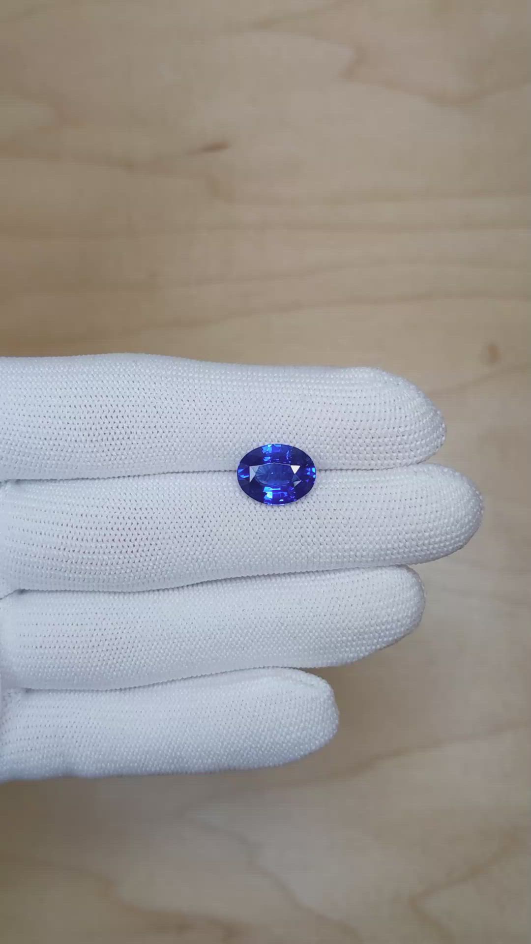 5.19 Ct. Blue Sapphire from Ceylon (Sri Lanka) Size Video