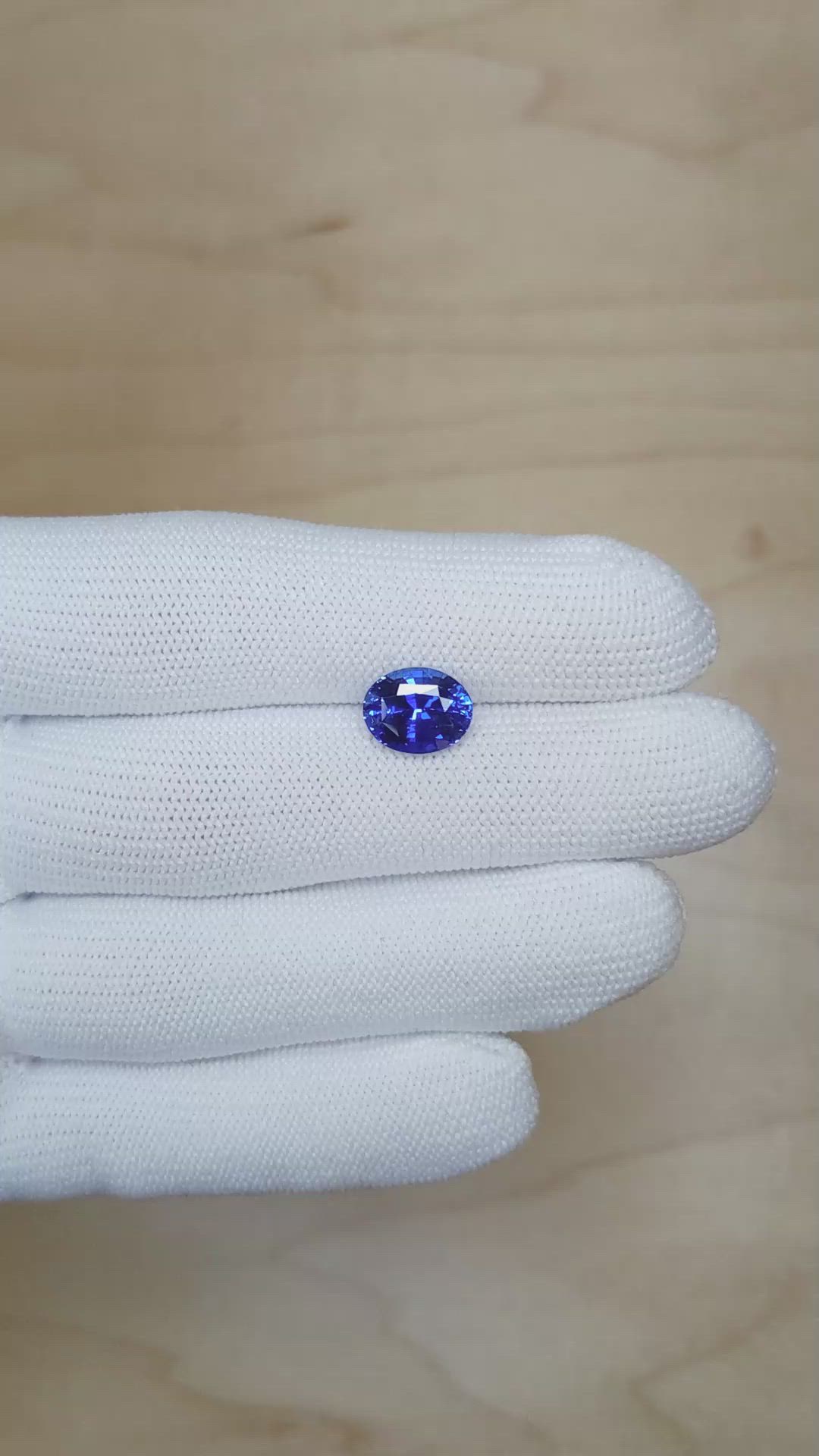 3.76 Ct. Blue Sapphire from Ceylon (Sri Lanka) Size Video
