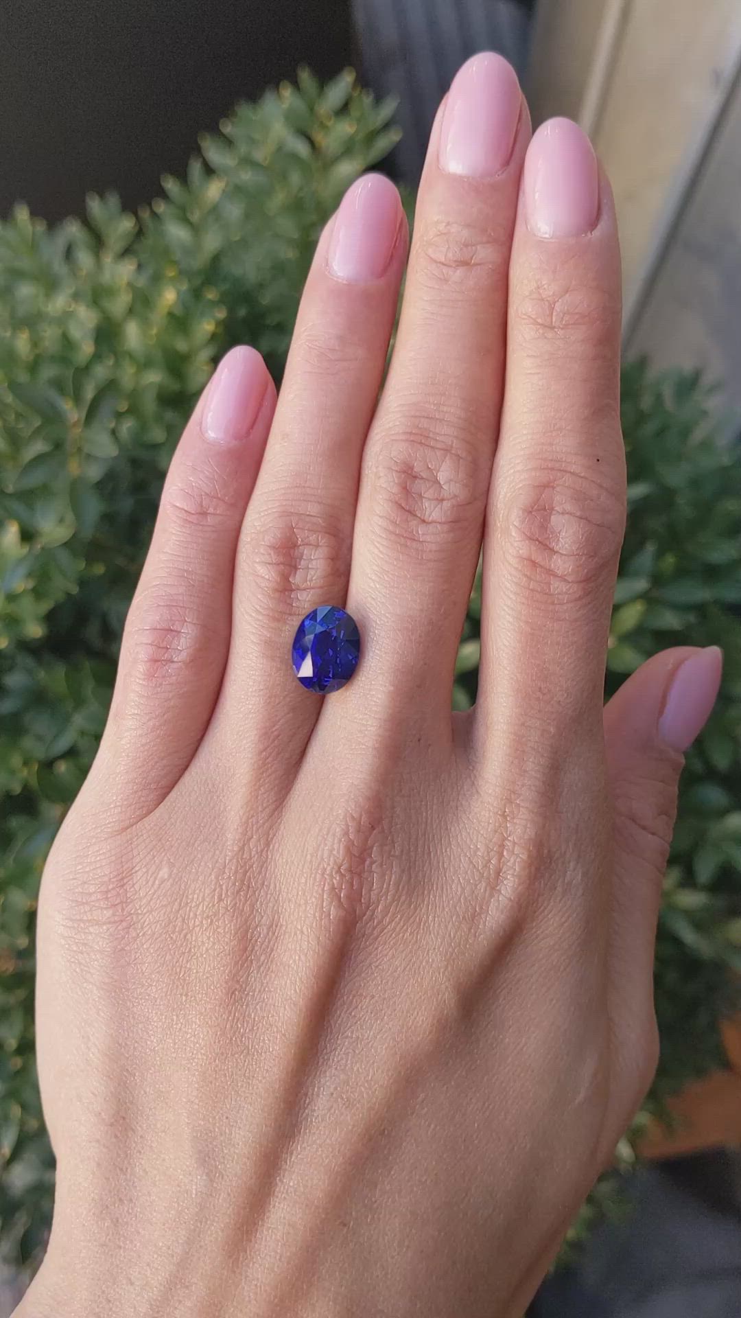 5.14 Ct. Blue Sapphire from Ceylon (Sri Lanka) Size Video