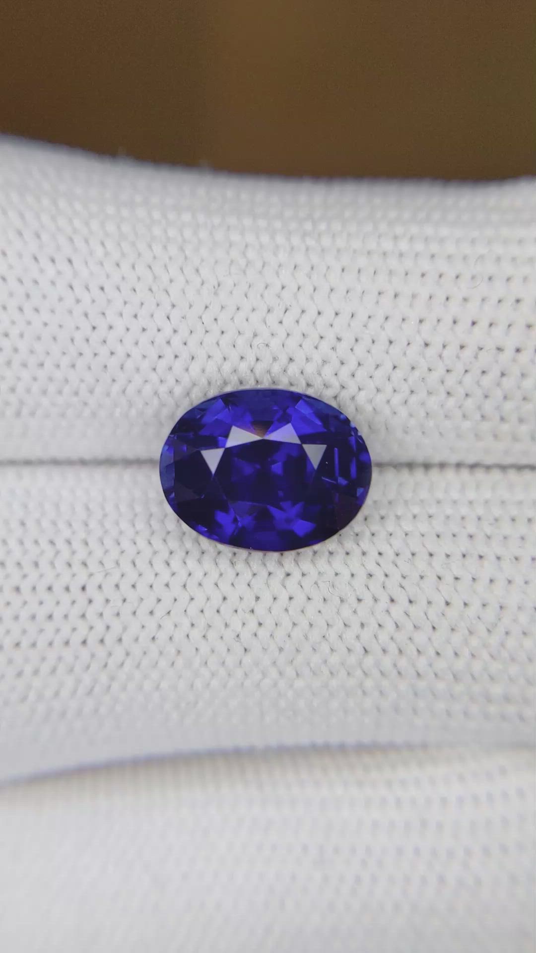 5.14 Ct. Blue Sapphire from Ceylon (Sri Lanka) Size Video