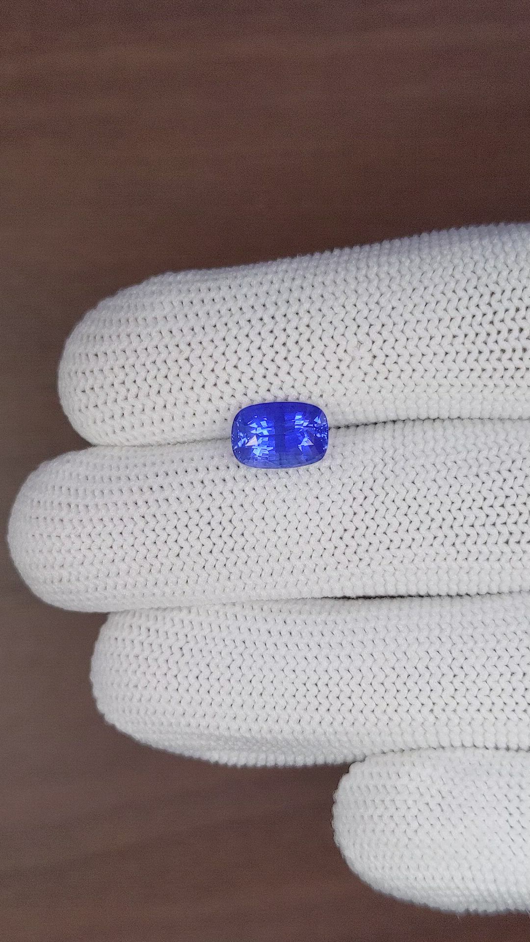 3.03 Ct. Blue Sapphire from Ceylon (Sri Lanka) Size Video