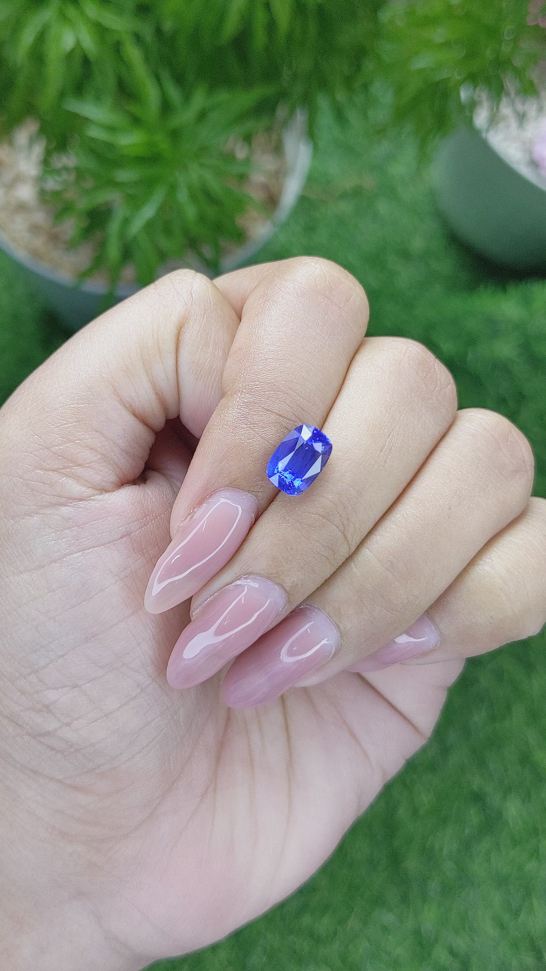 3.03 Ct. Blue Sapphire from Ceylon (Sri Lanka) Size Video