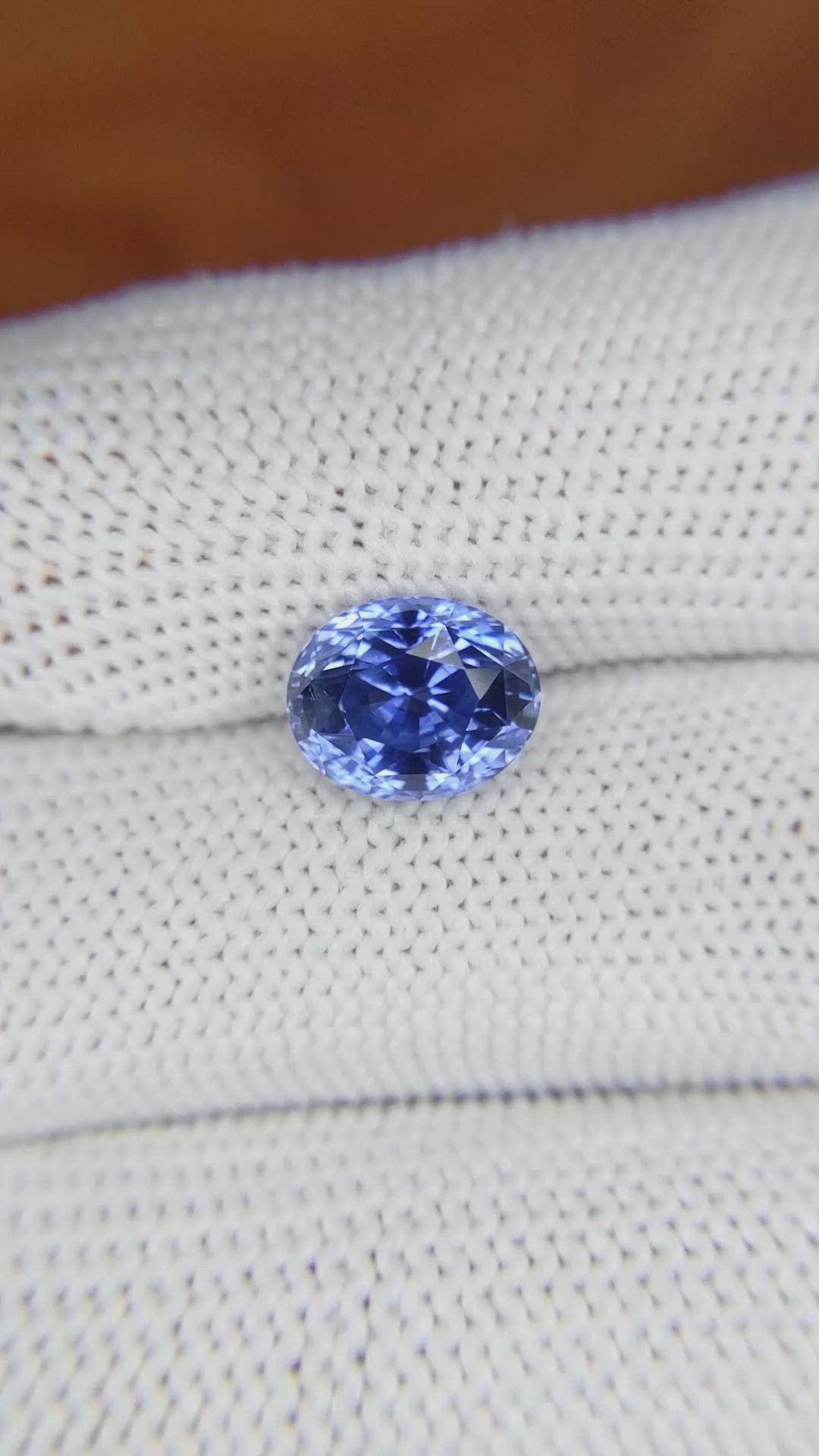 3.72 Ct. Blue Sapphire from Ceylon (Sri Lanka) Size Video