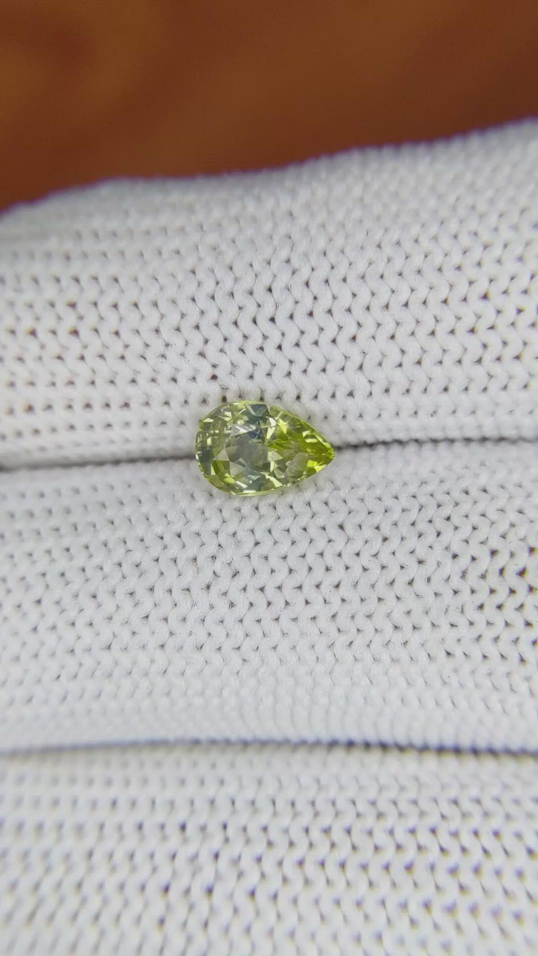 1.15 Ct. Bi Color Sapphire from Ceylon (Sri Lanka) Size Video