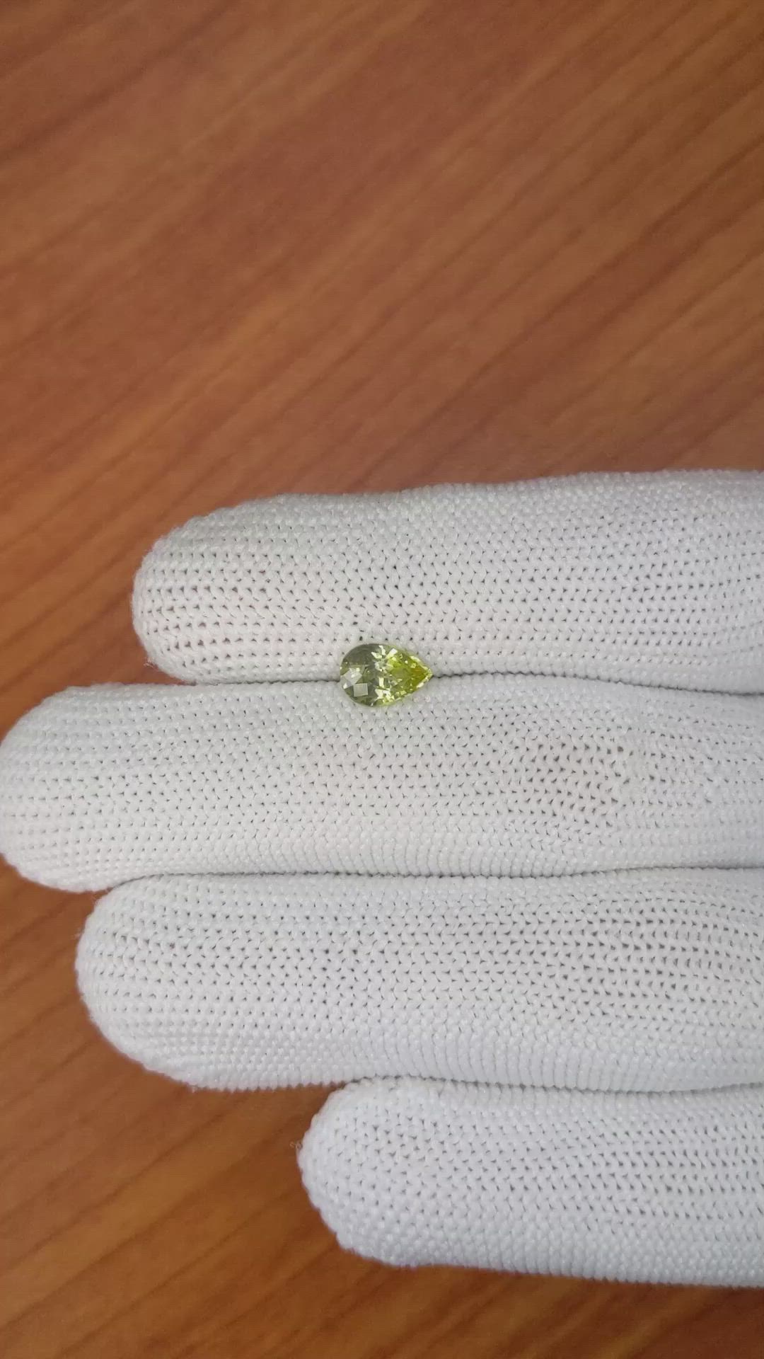 1.15 Ct. Bi Color Sapphire from Ceylon (Sri Lanka) Size Video