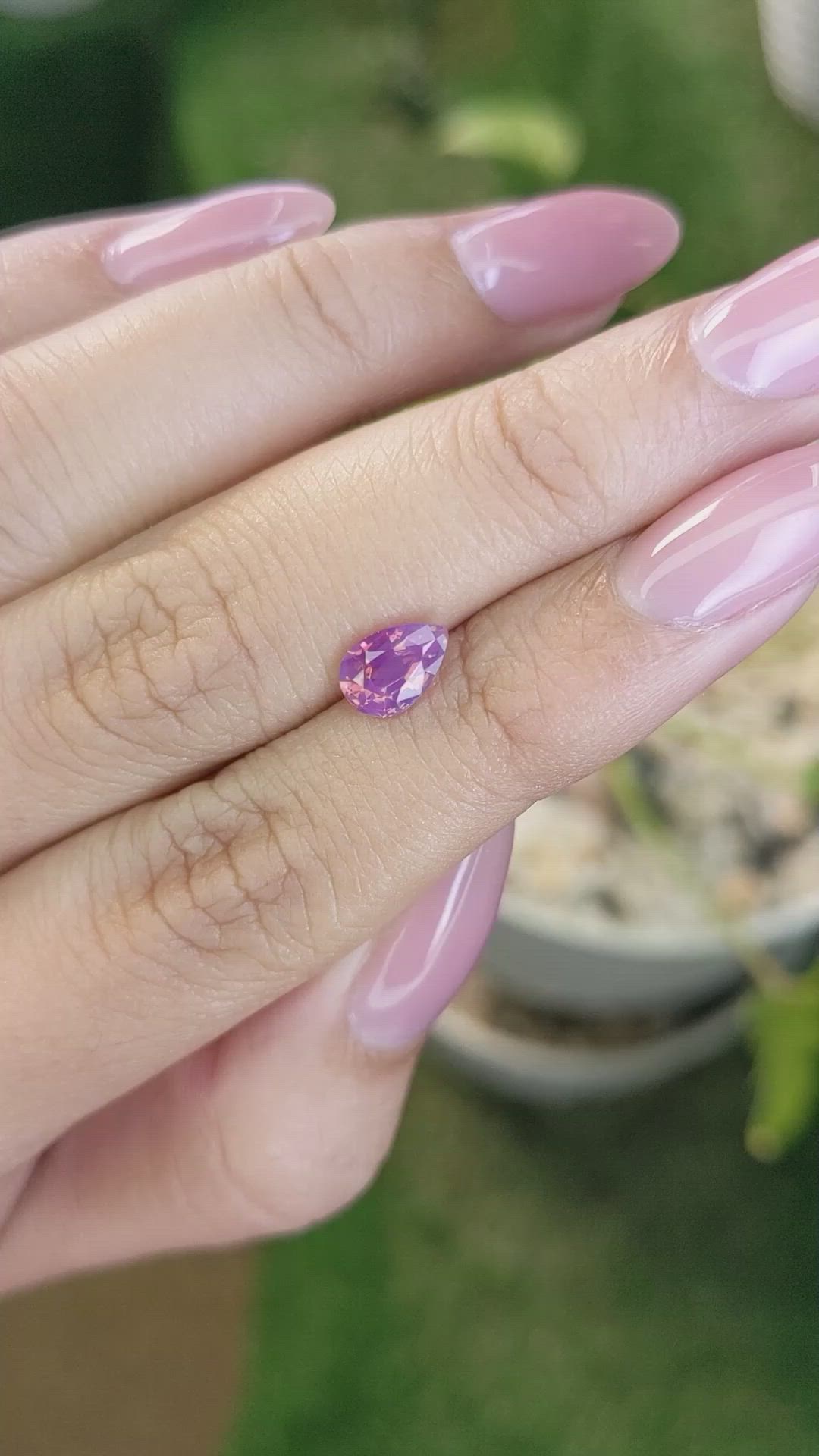 1.06 Ct. Pinkish Purple Sapphire from Ceylon (Sri Lanka) Size Video