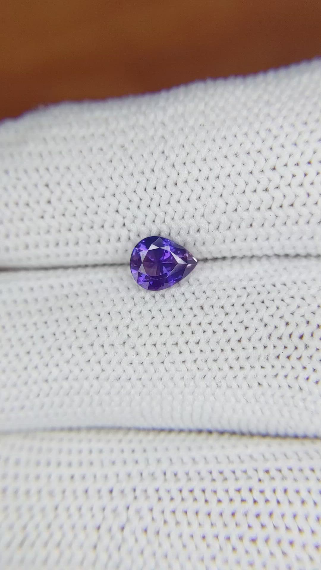 0.81 Ct. Bi Color Sapphire from Ceylon (Sri Lanka) Size Video