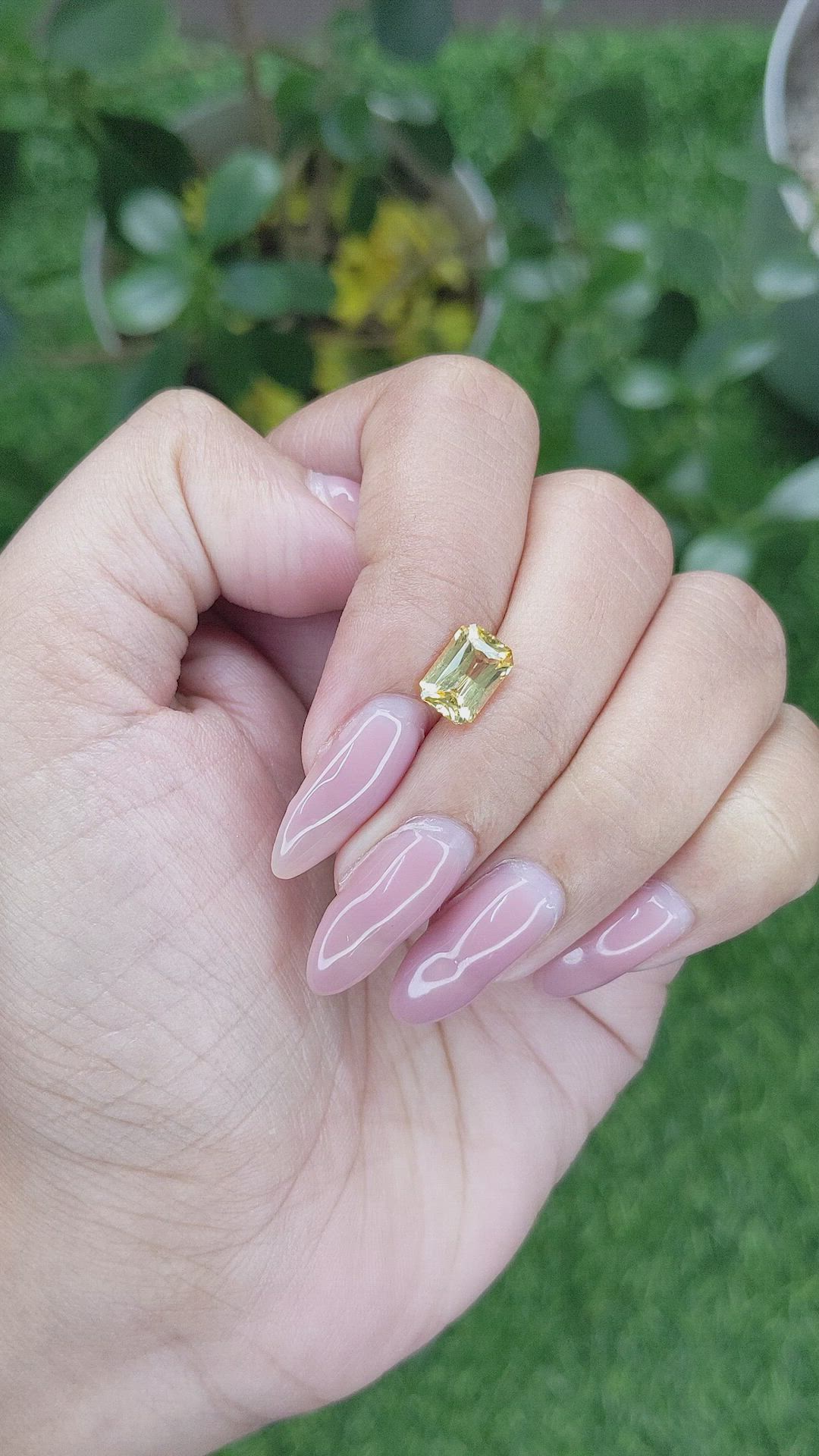 2.10 Ct. Orangish Yellow Sapphire from Ceylon (Sri Lanka) Size Video