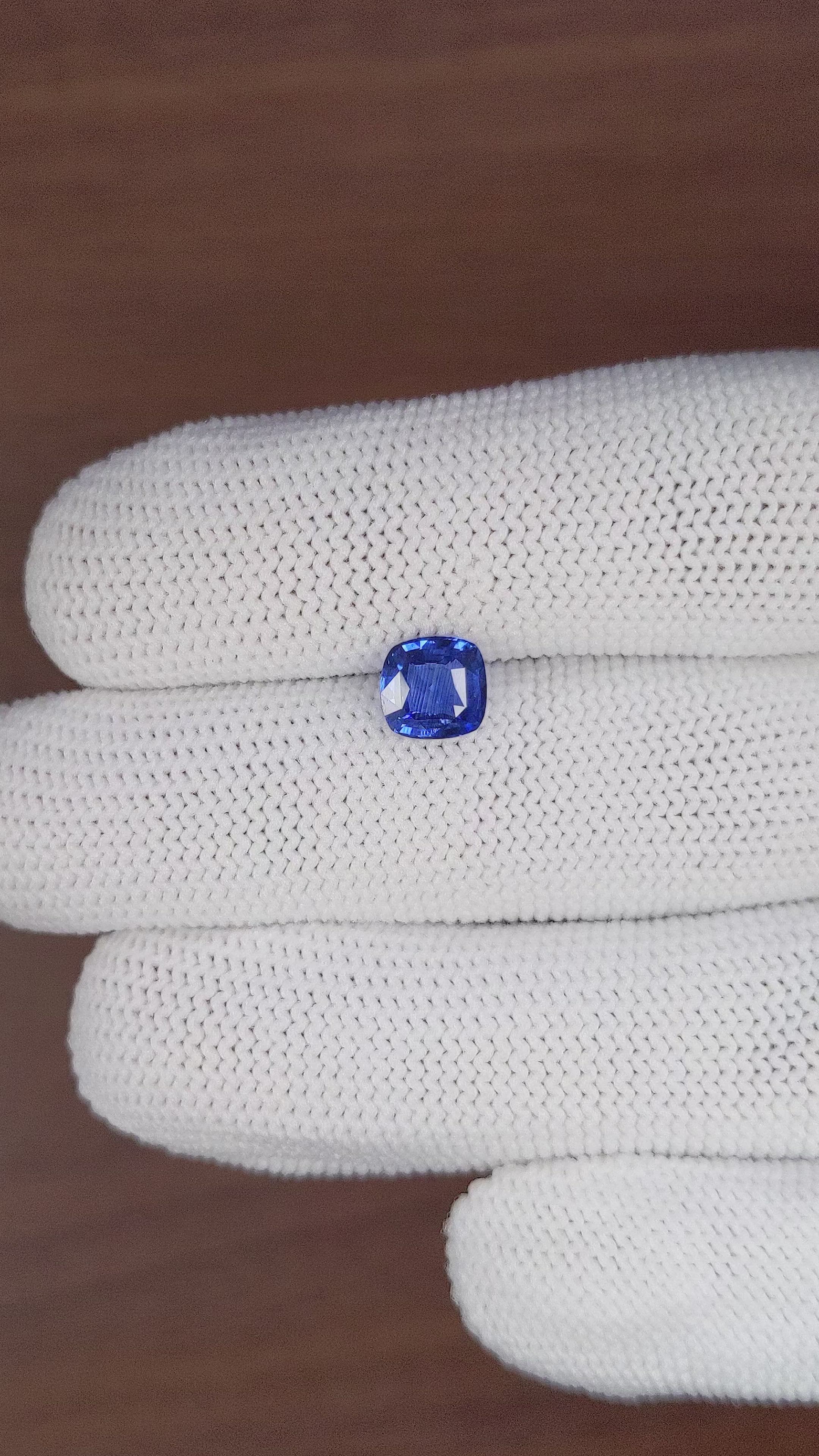 1.52 Ct. Blue Sapphire from Ceylon (Sri Lanka) Size Video