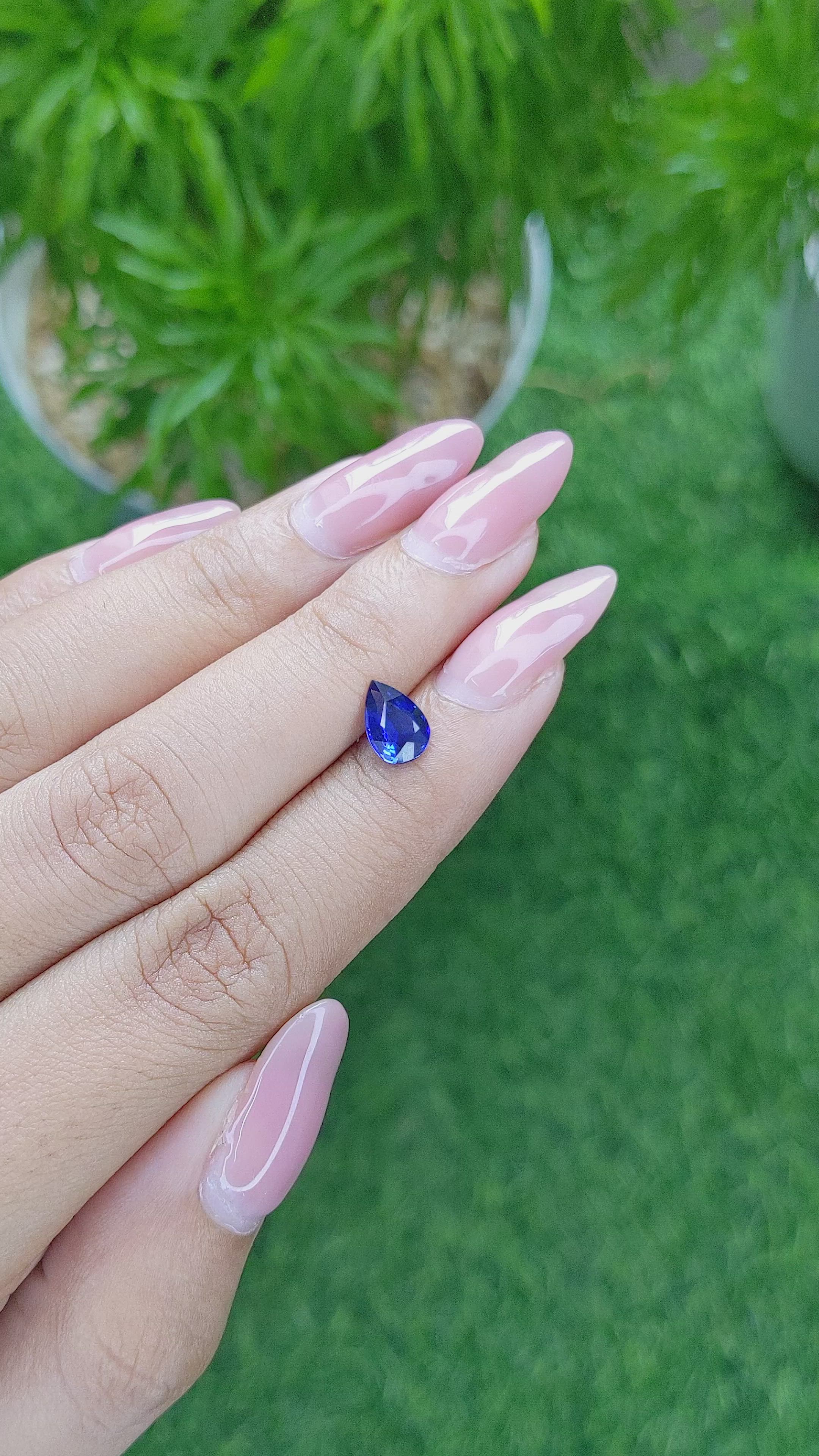 1.05 Ct. Blue Sapphire from Ceylon (Sri Lanka) Size Video