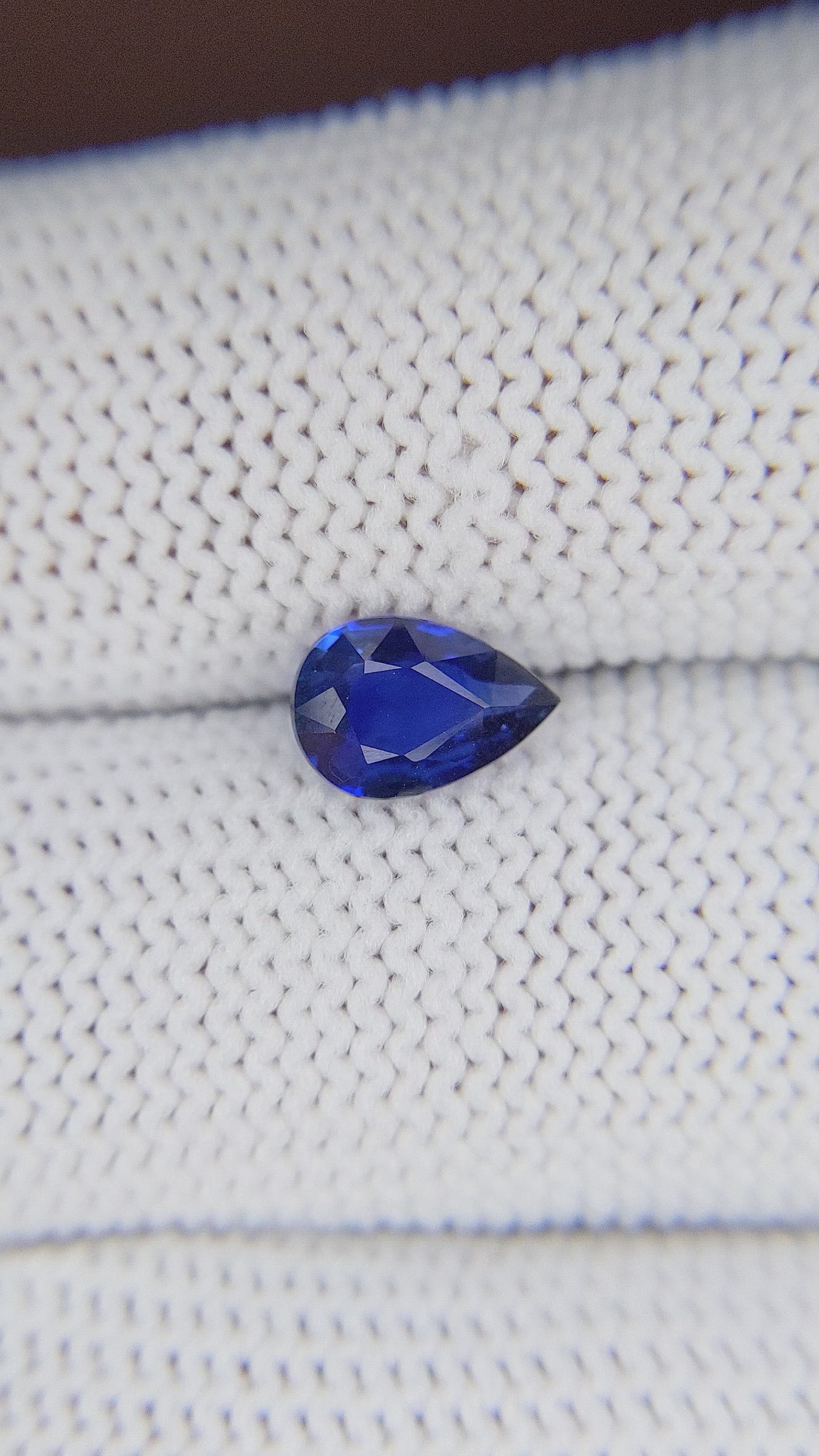 1.05 Ct. Blue Sapphire from Ceylon (Sri Lanka) Size Video